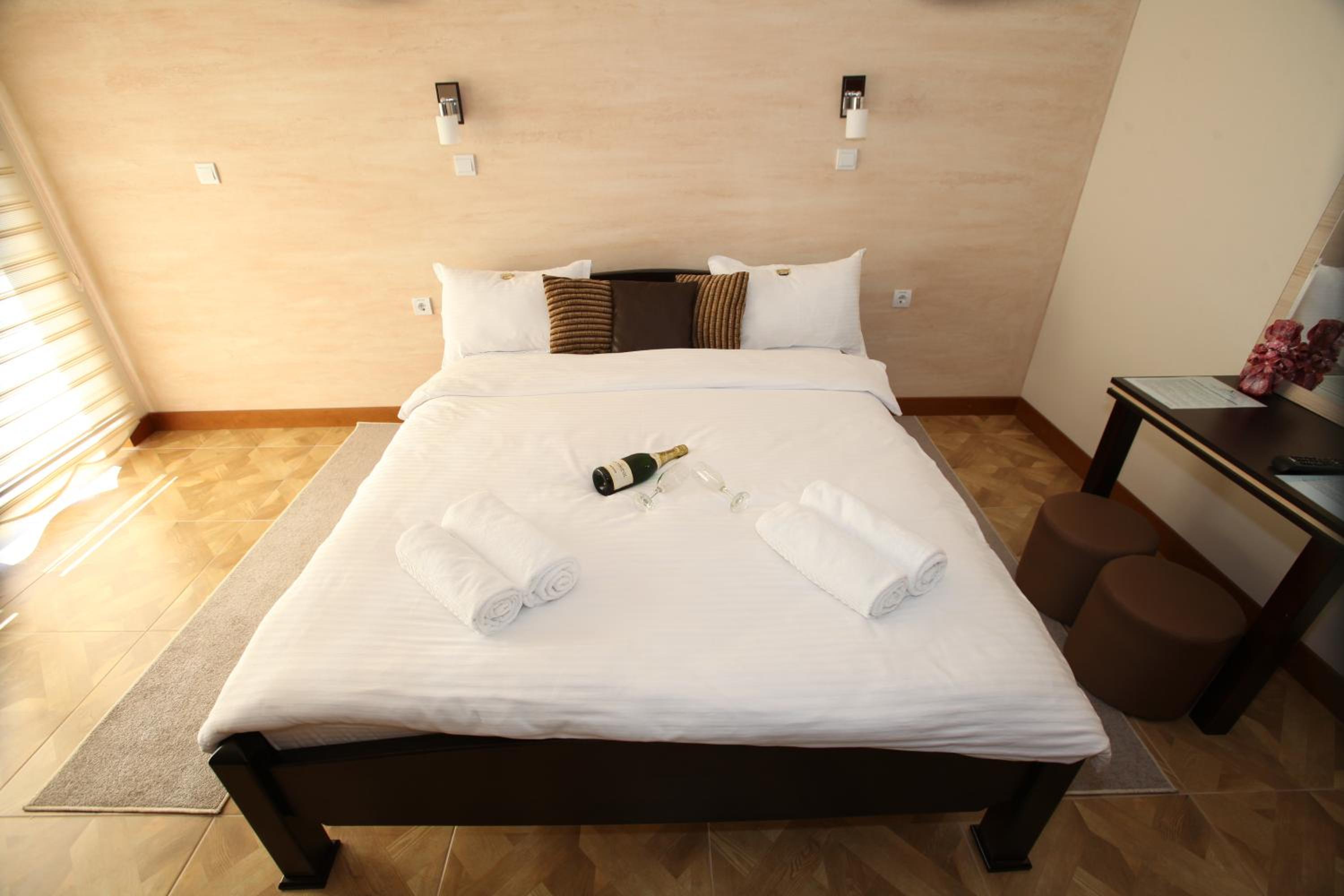 Triple Room with Pool View photo 1