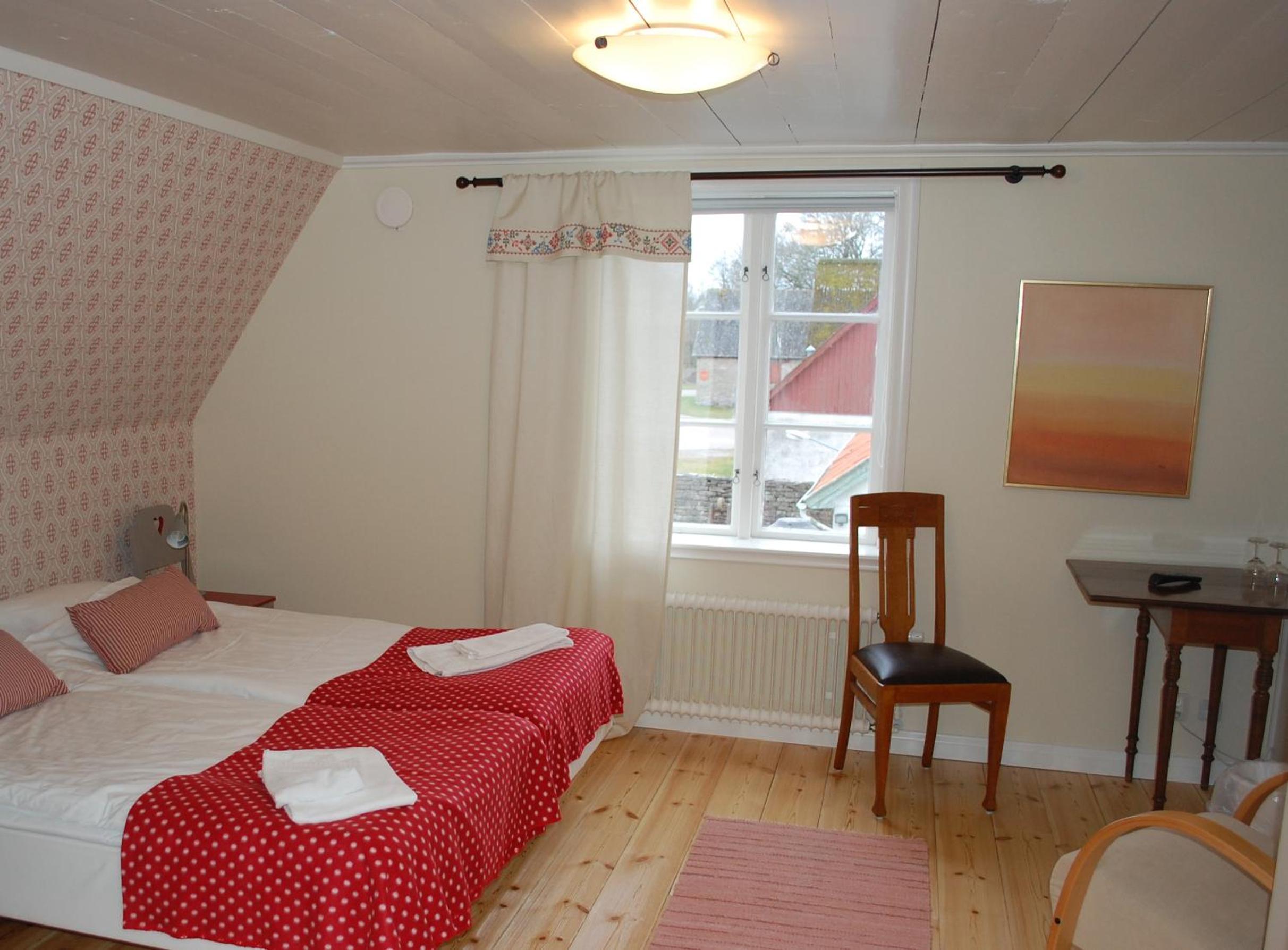 Double or Twin Room - Photo 5
