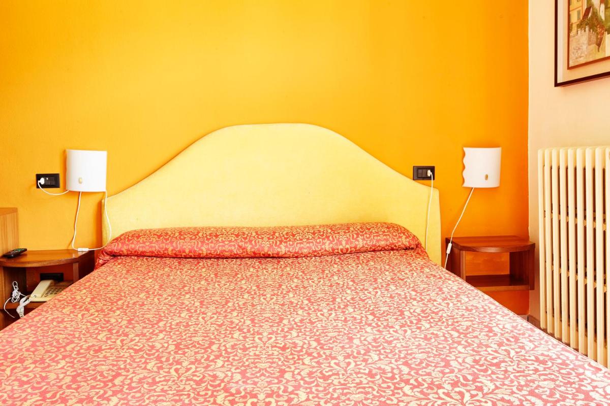 Double Room - Photo 2