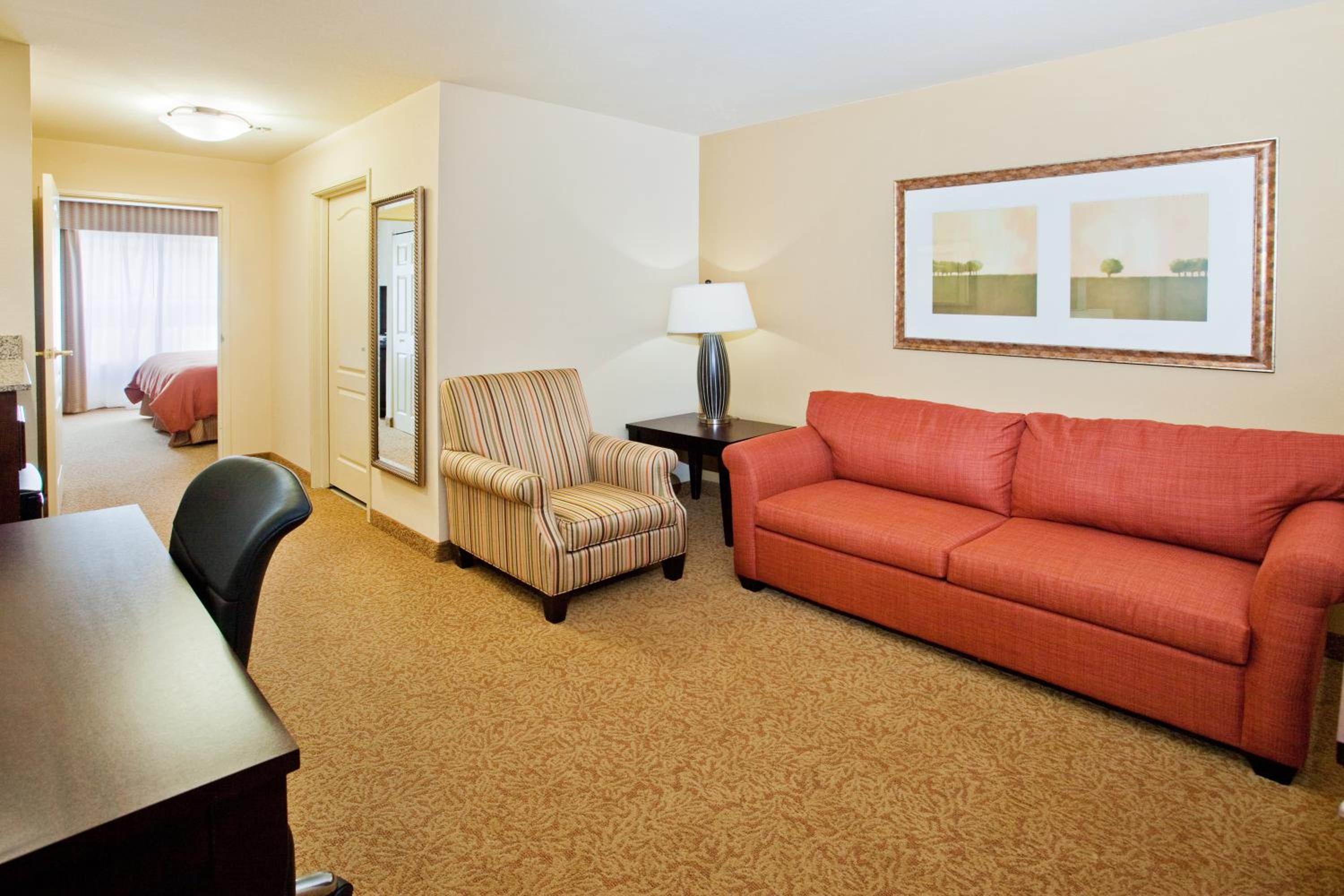 One-Bedroom King Suite - Disability Access/Non-Smoking - Photo 1