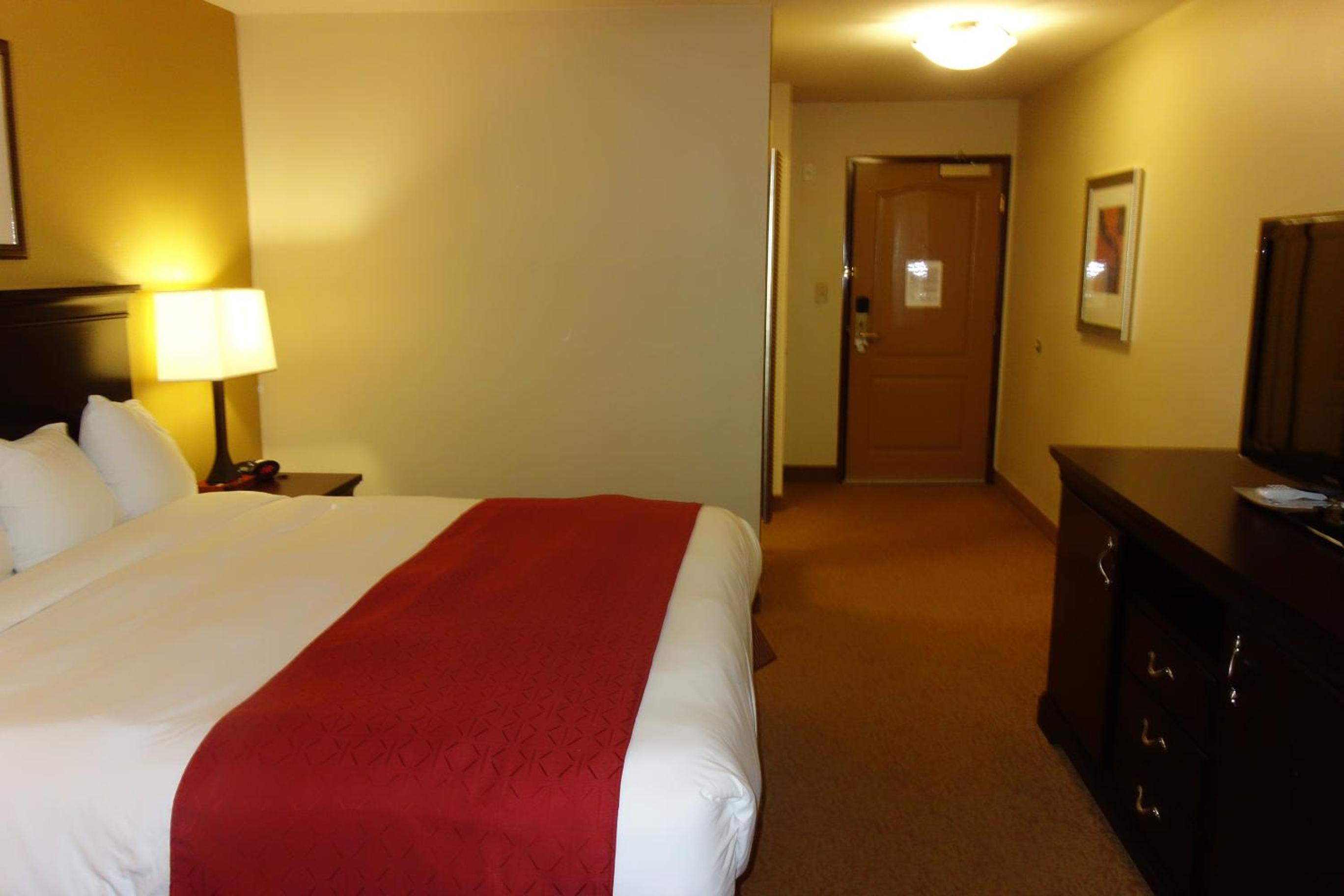 King Room - Non-Smoking - Photo 4