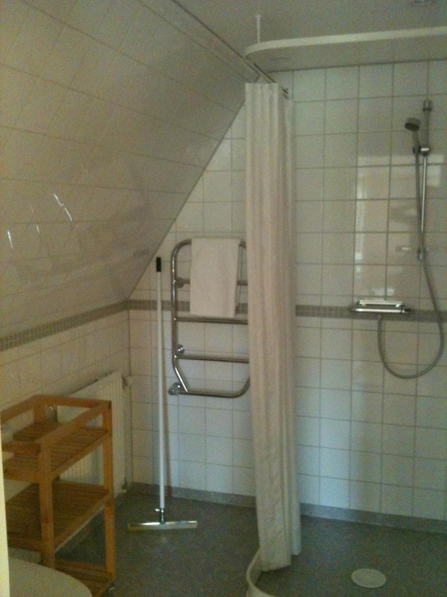 Double or Twin Room - Photo 8