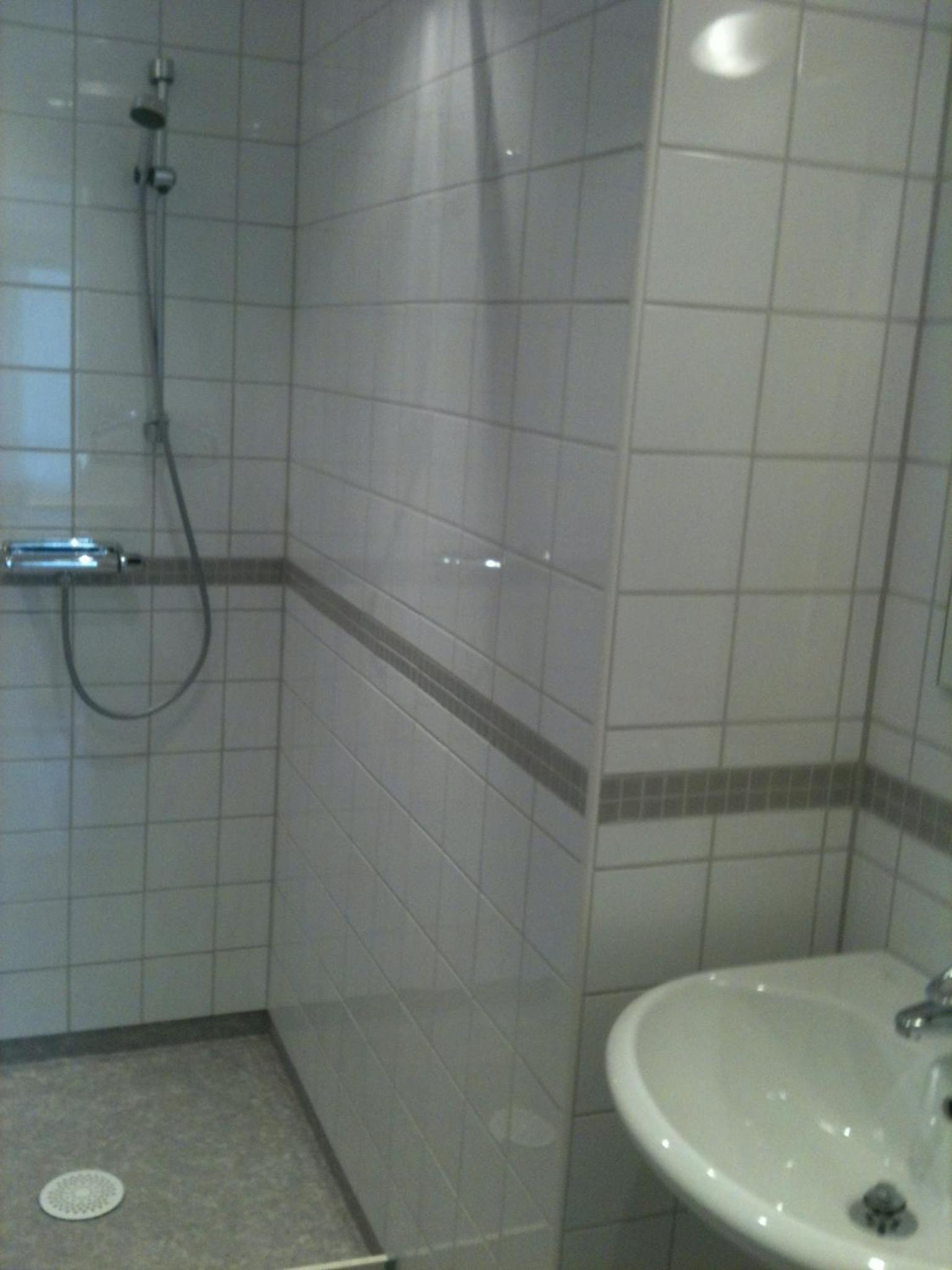 Double or Twin Room - Photo 9