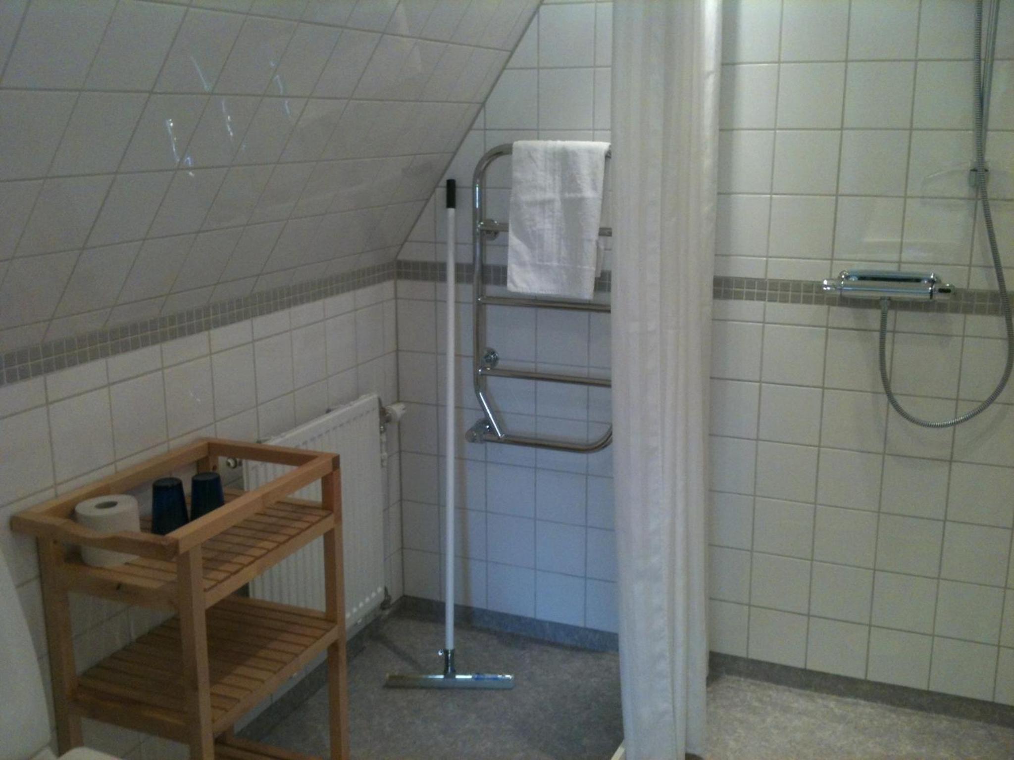 Double or Twin Room - Photo 10