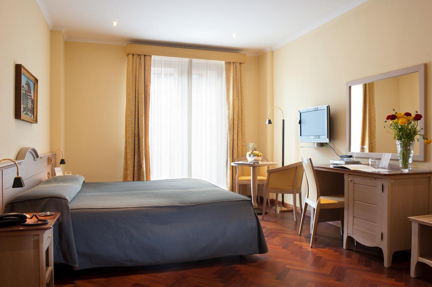 Double or Twin Room - Photo 2