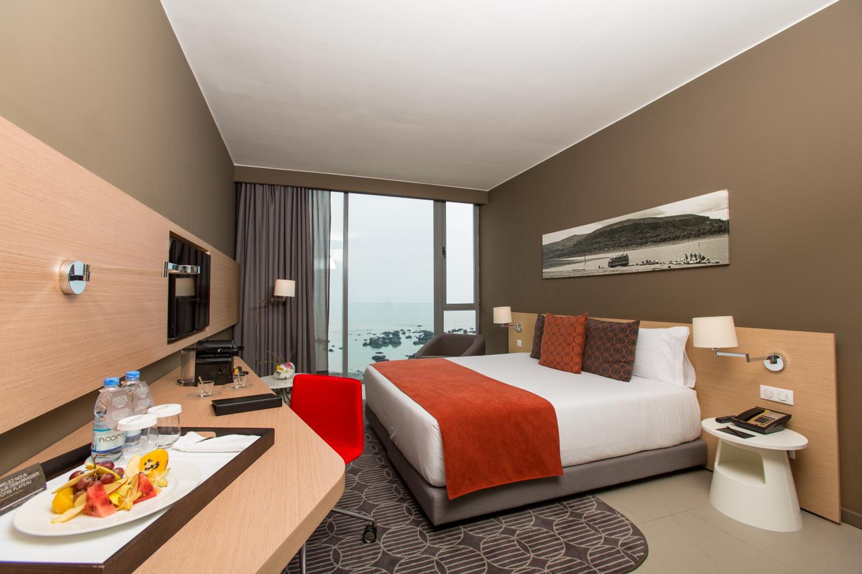 Business Double Room with Sea View - Photo 1