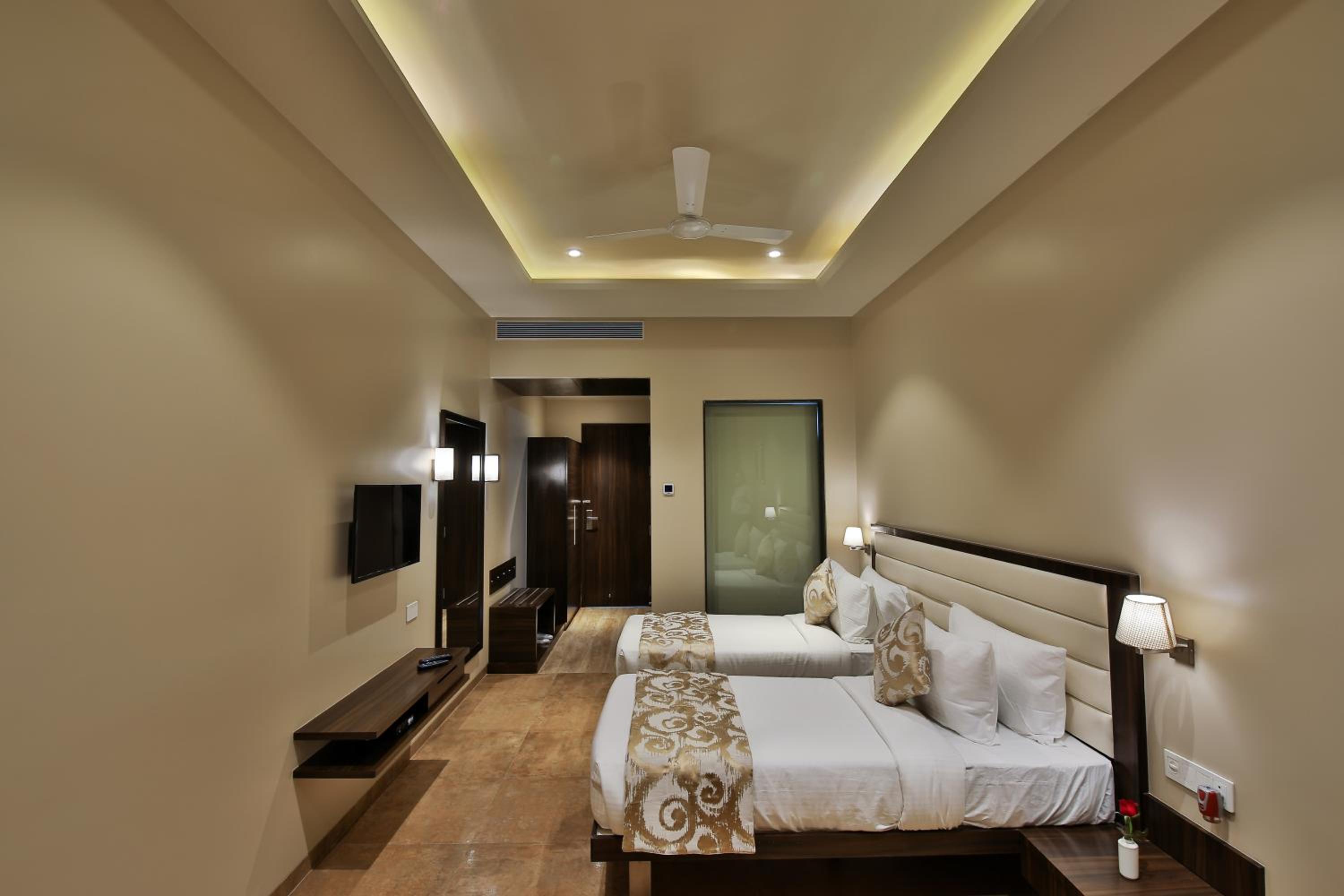 Executive Room King Bed photo 1