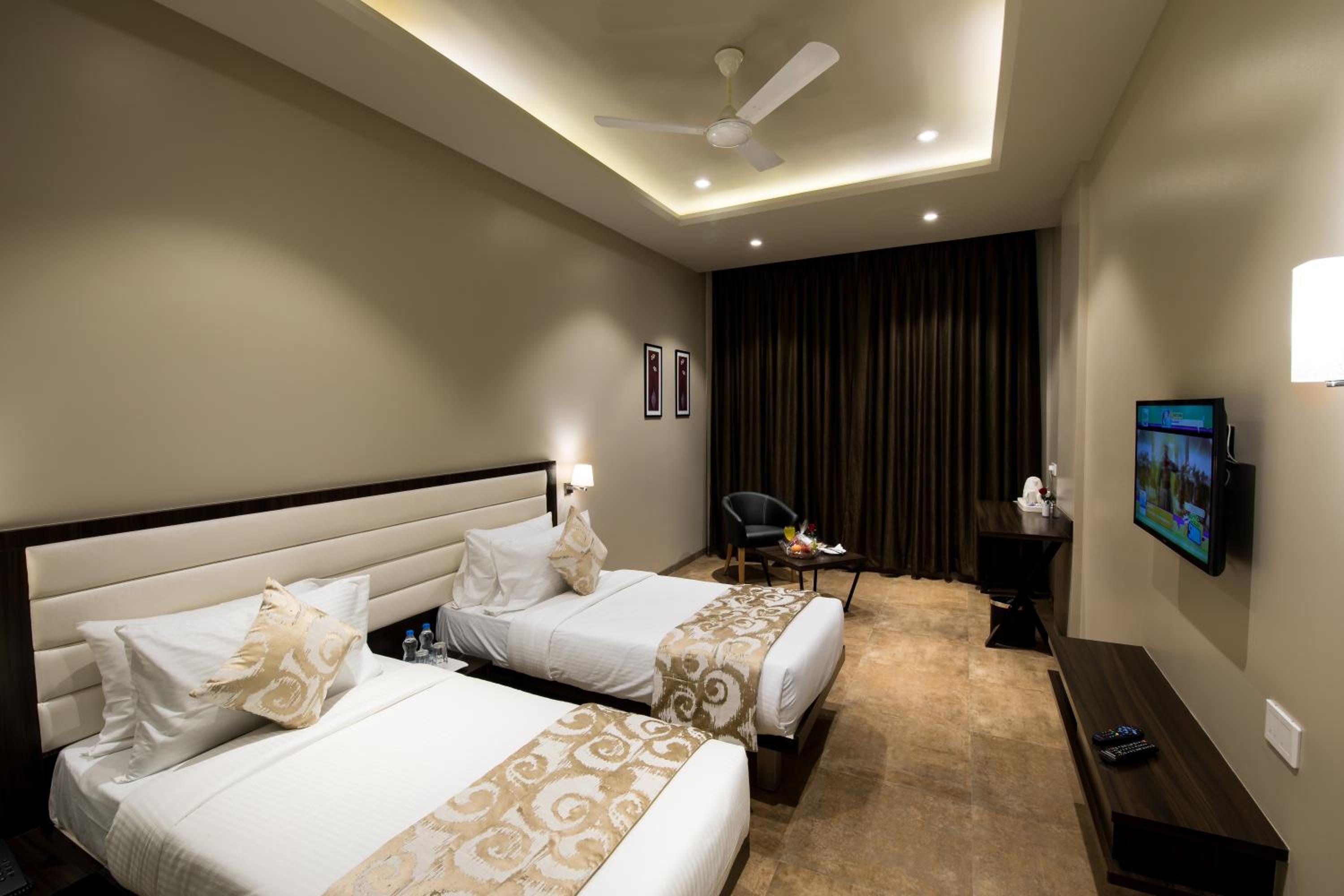 Executive Room King Bed photo 3