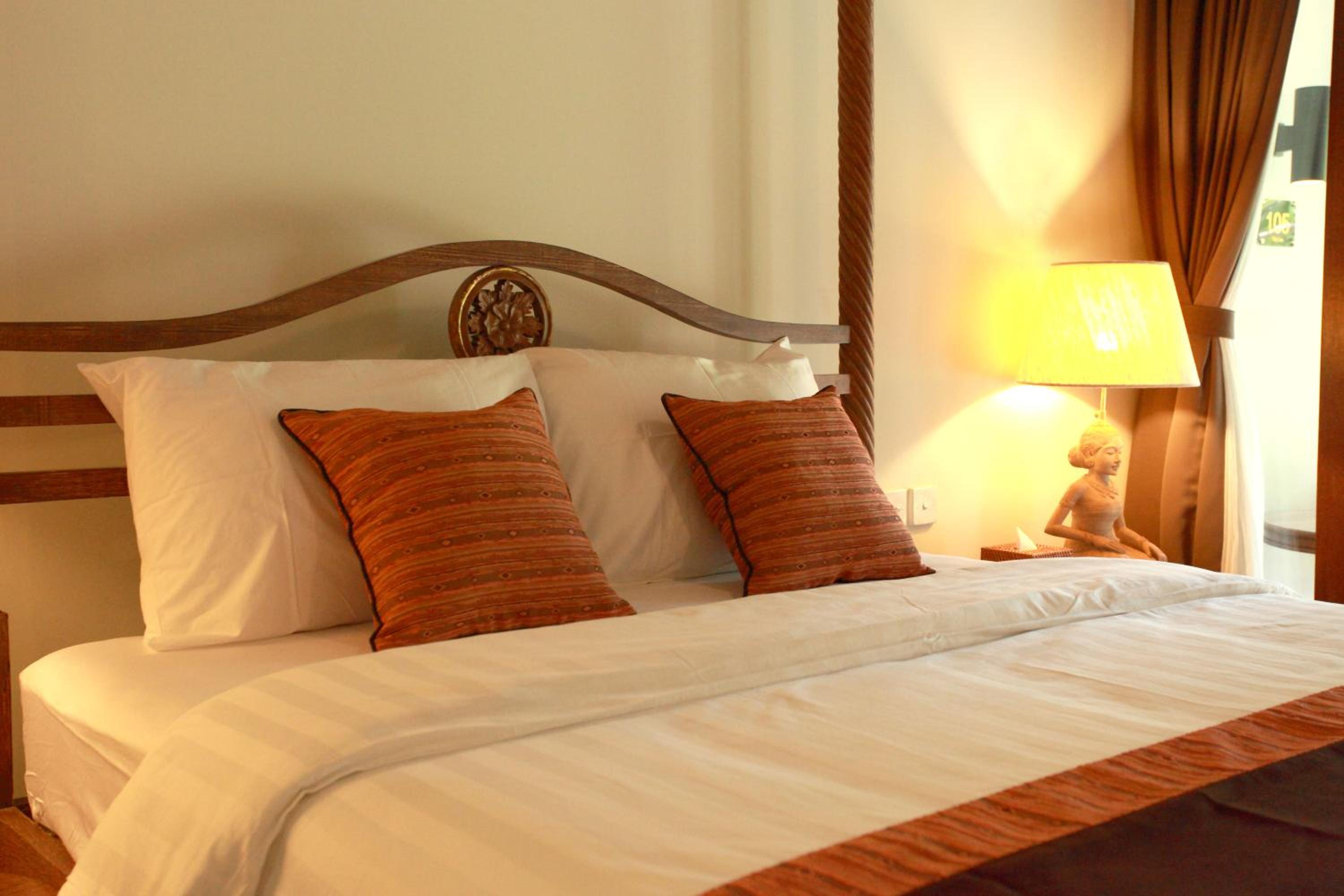 Deluxe Queen Room