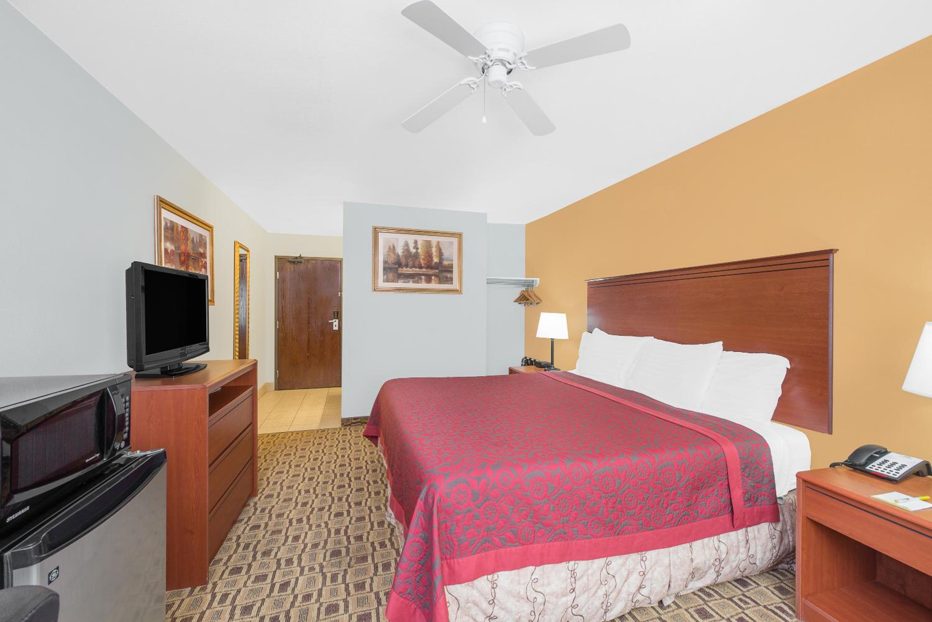 Queen Room - Disability Access/Non-Smoking - Photo 2