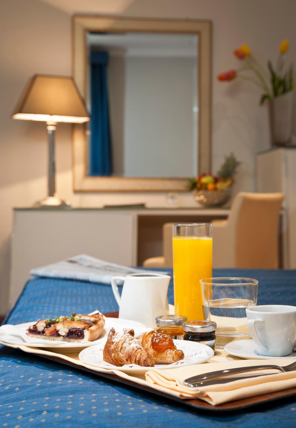 Suite - Photo 3