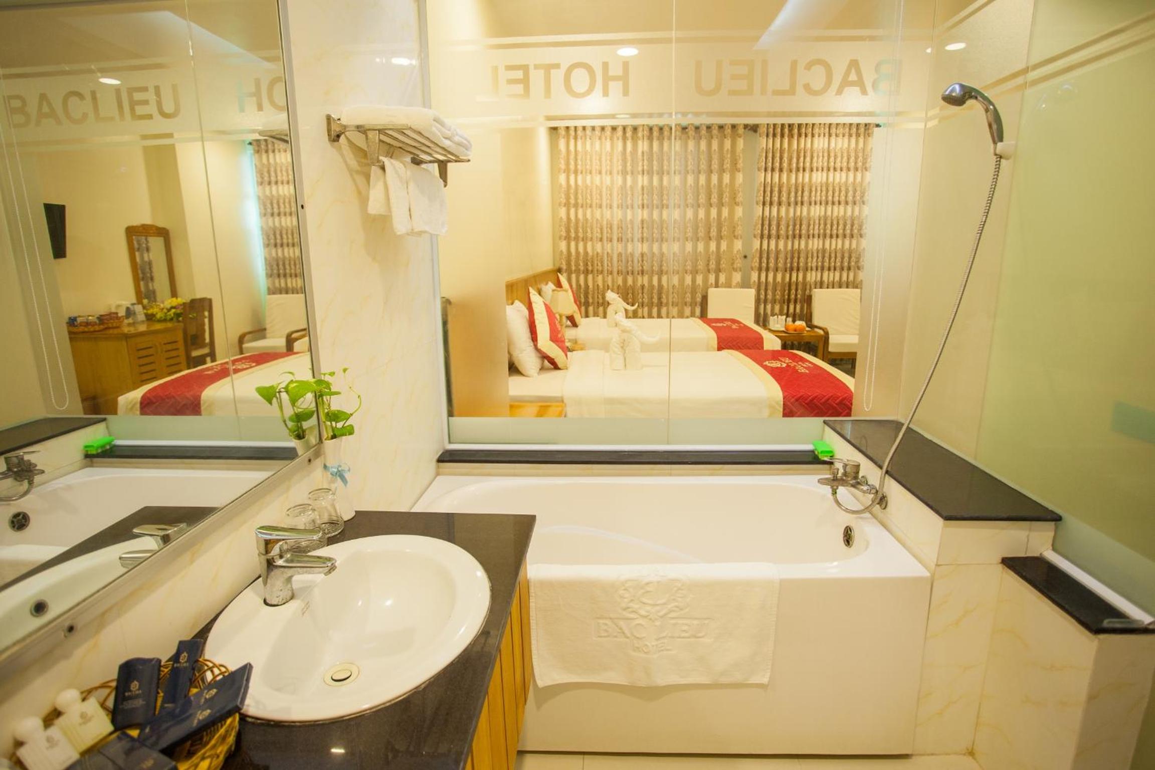 Deluxe Twin Room - Photo 2
