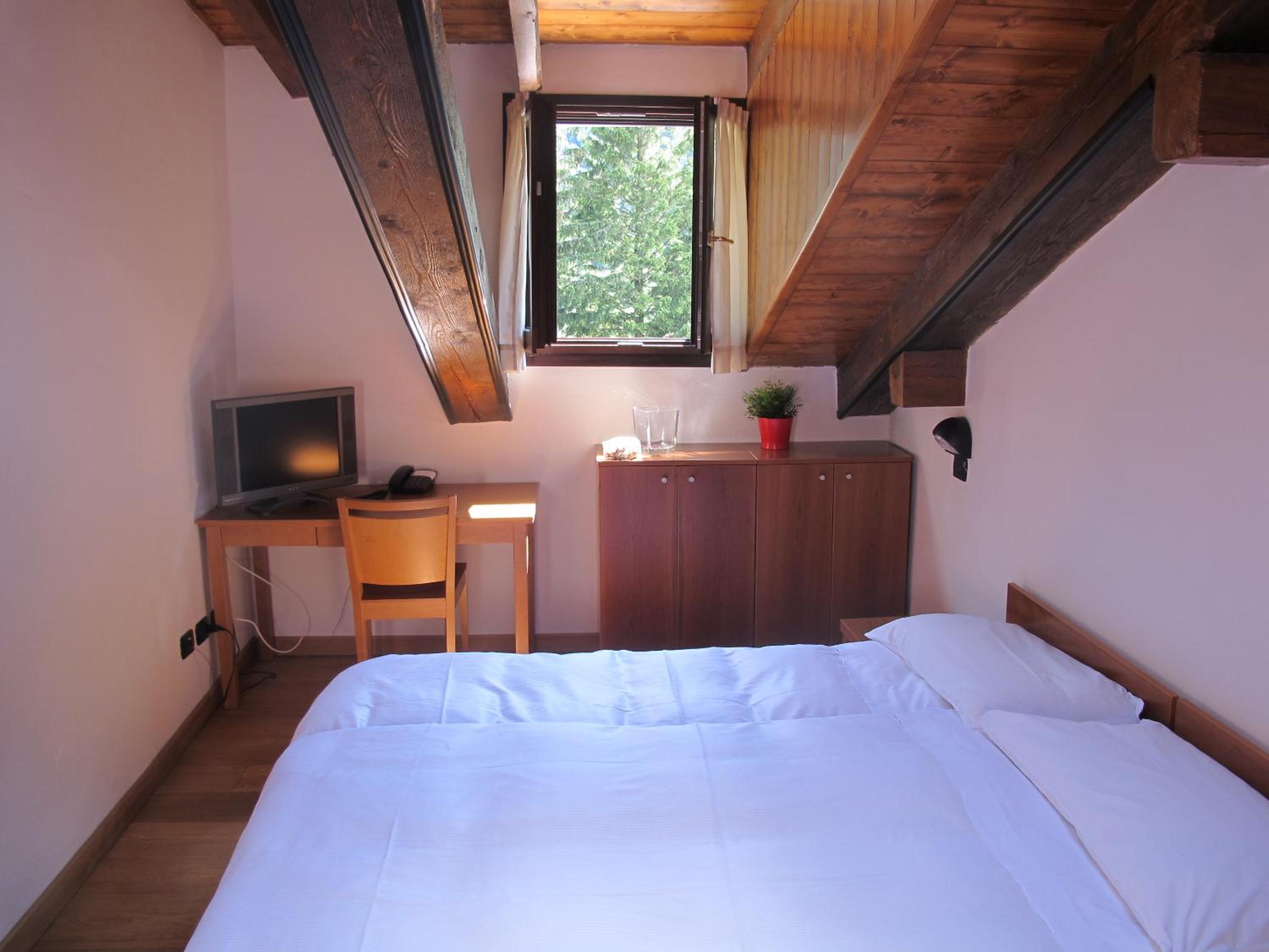 Double or Twin Room photo 3