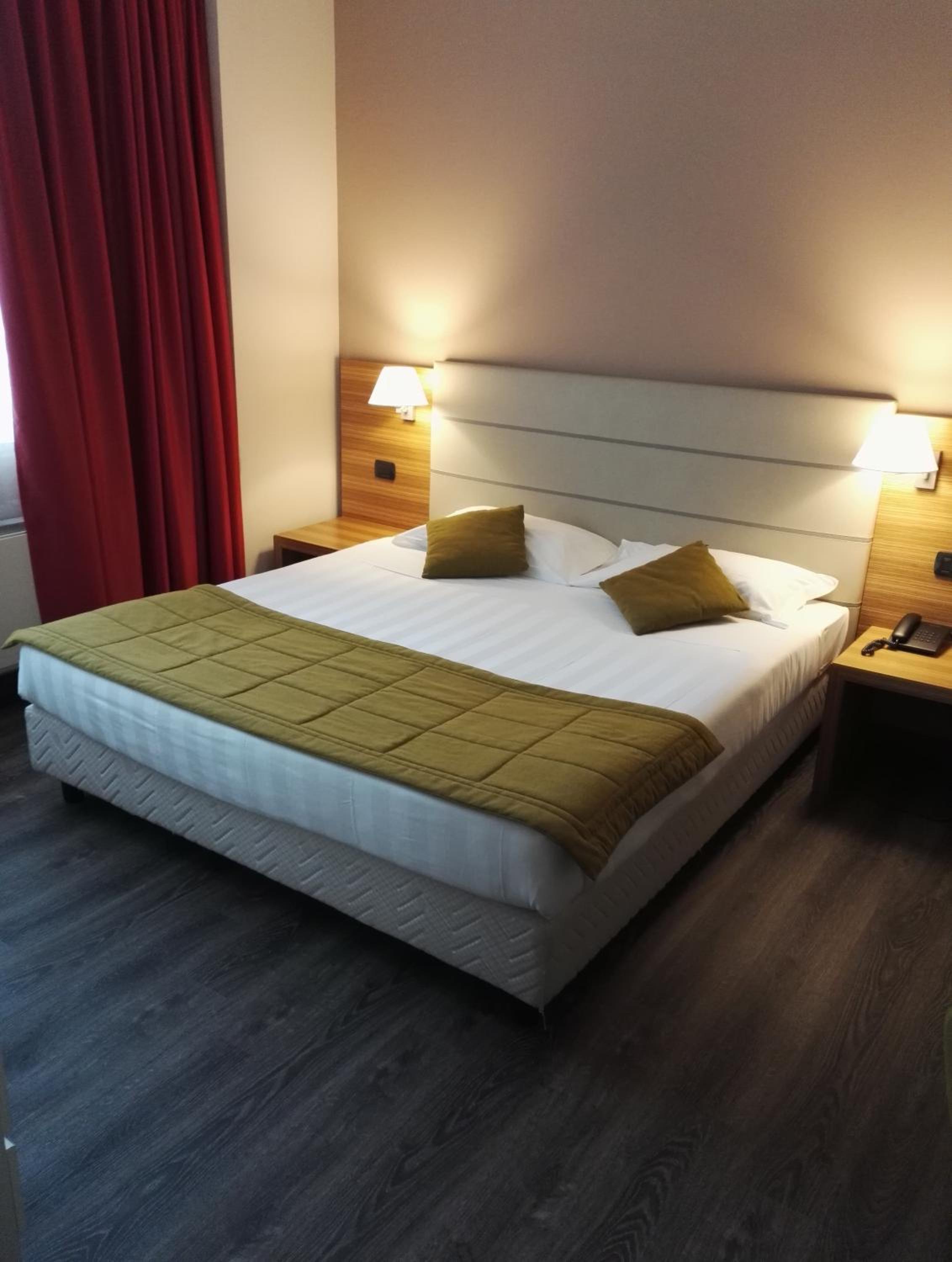 Standard Double Room - Photo 1