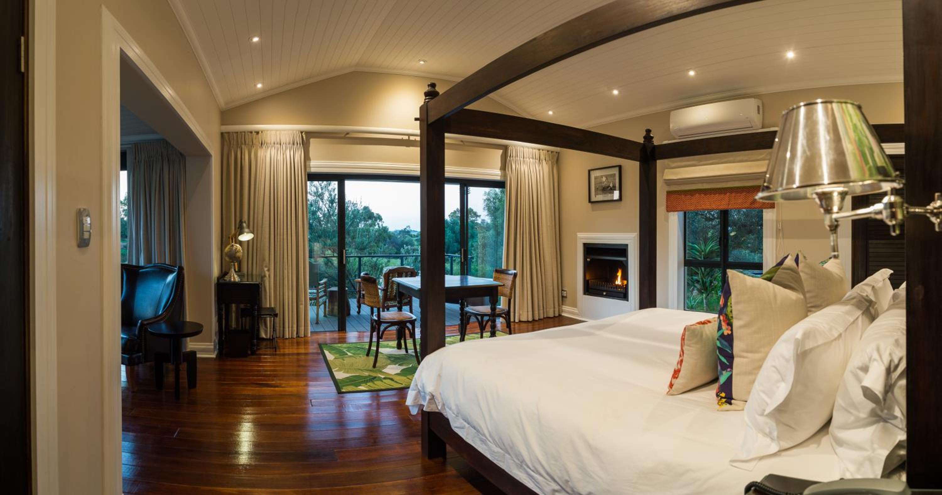 Executive Suite - Photo 1