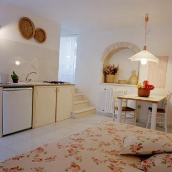Studio (2 Adults) - Photo 2