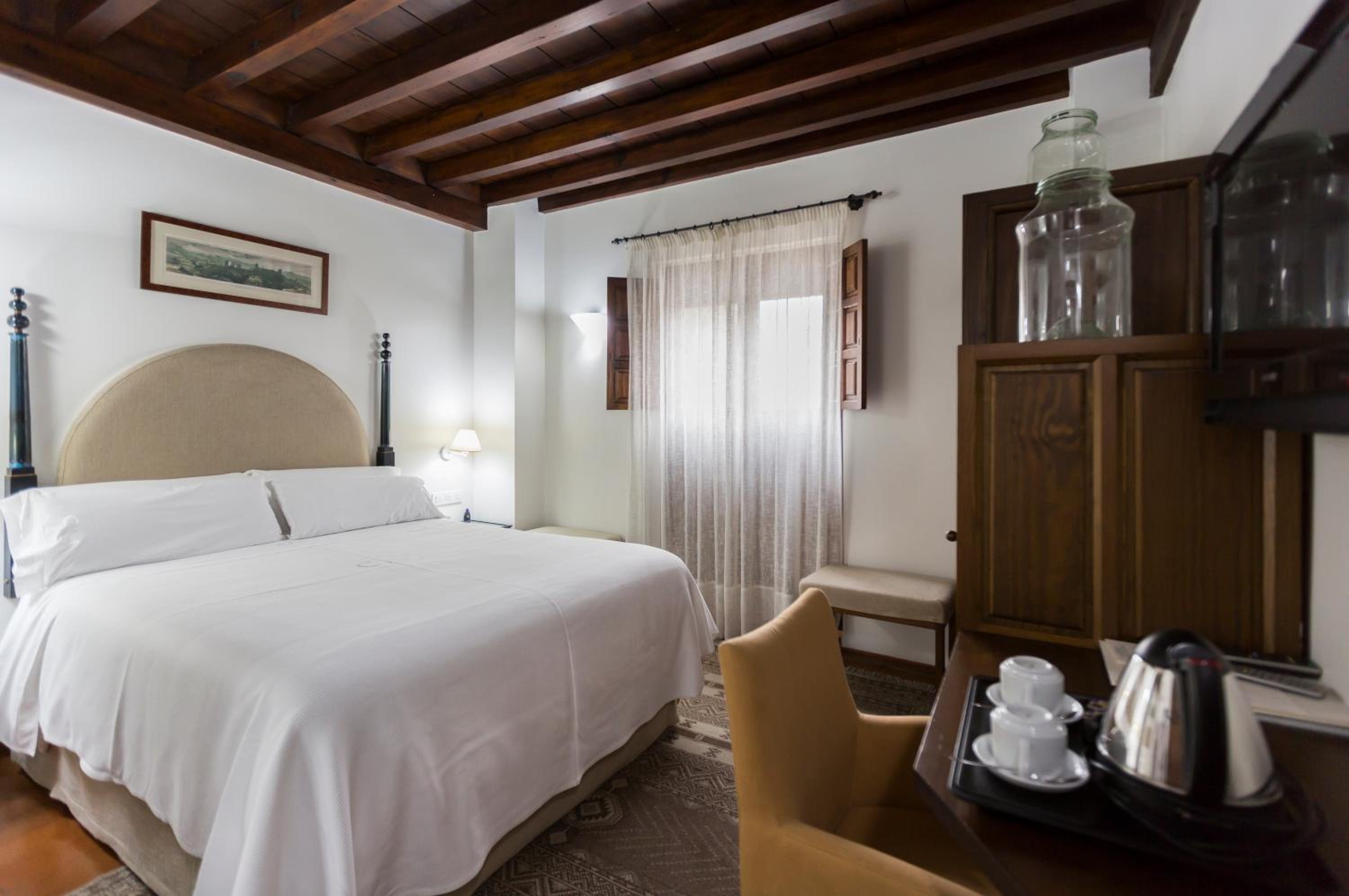 Superior Double or Twin Room with lateral Alhambra view - Photo 7