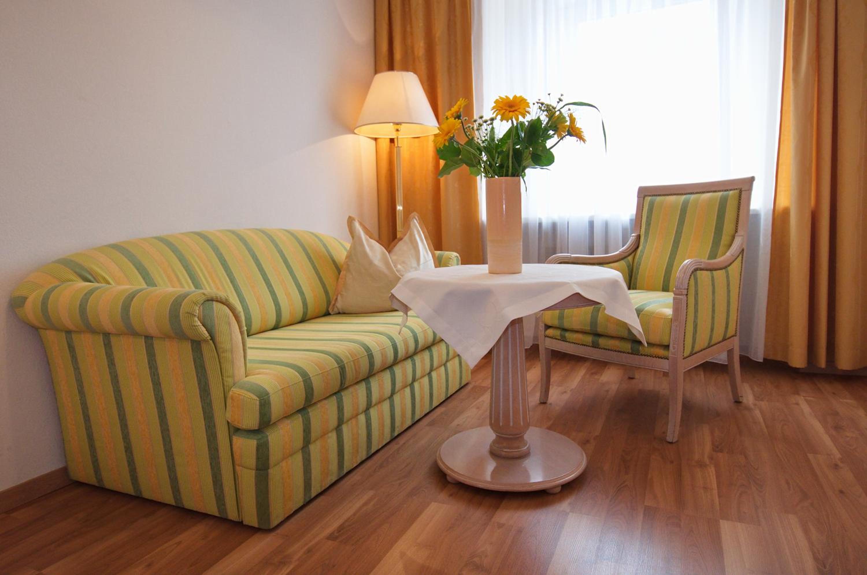 Suite - Photo 3