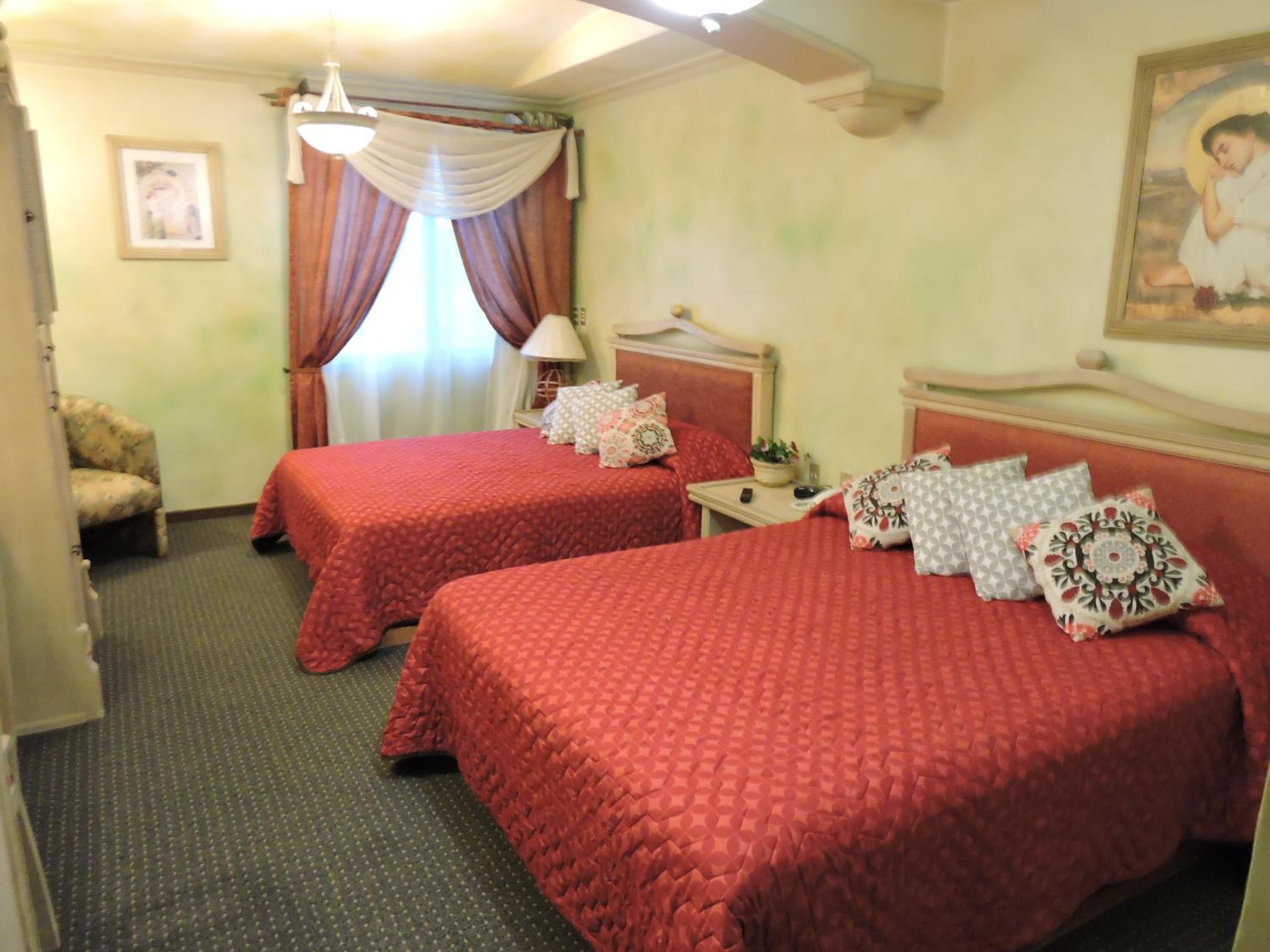 Quadruple Room with Bath