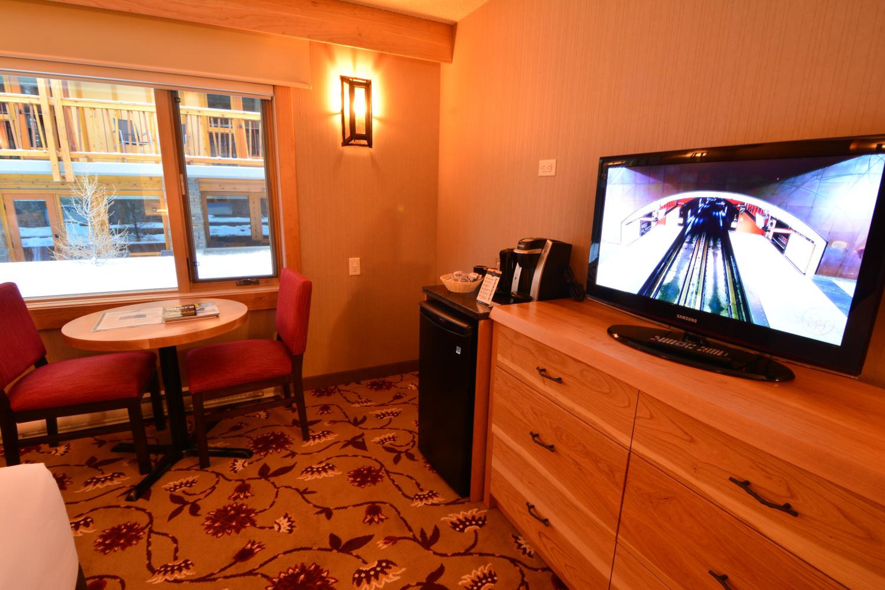 Superior Two Queen Room - Photo 7
