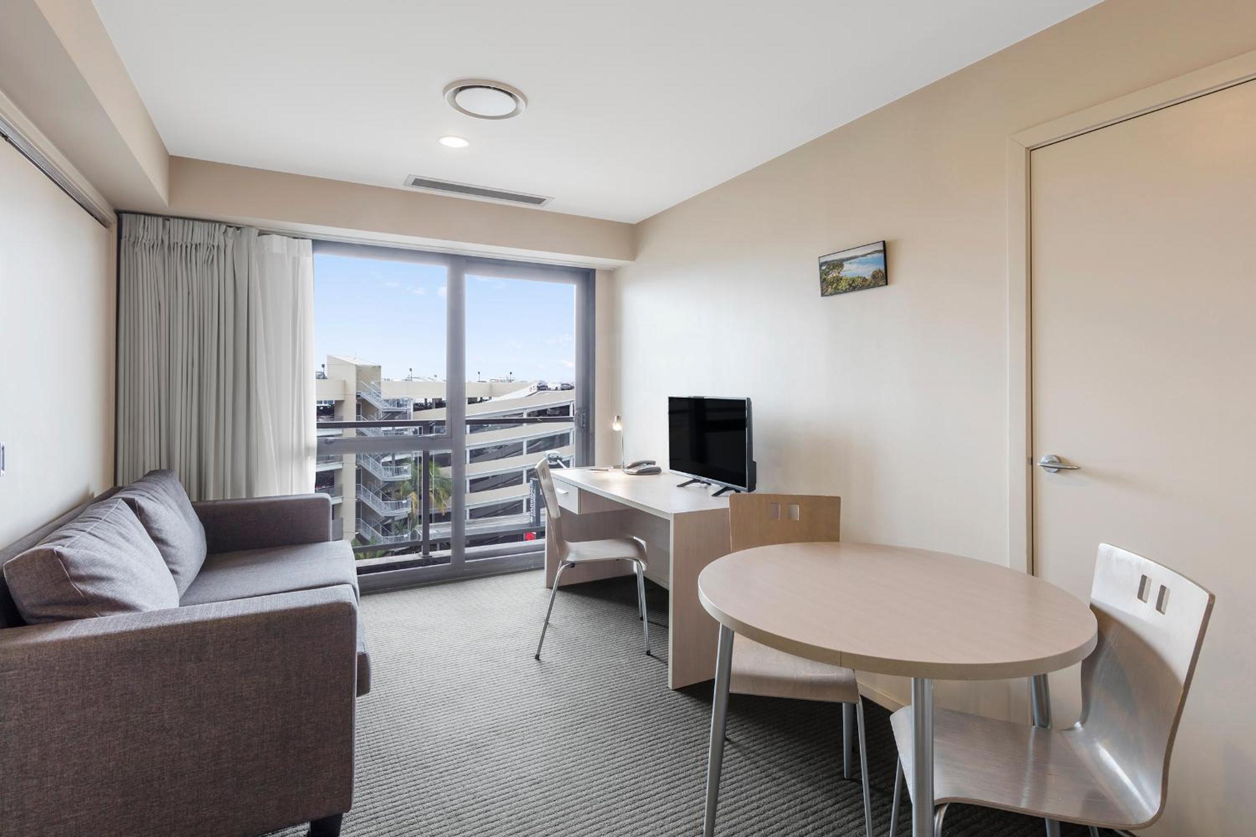 One-Bedroom Suite - Photo 2