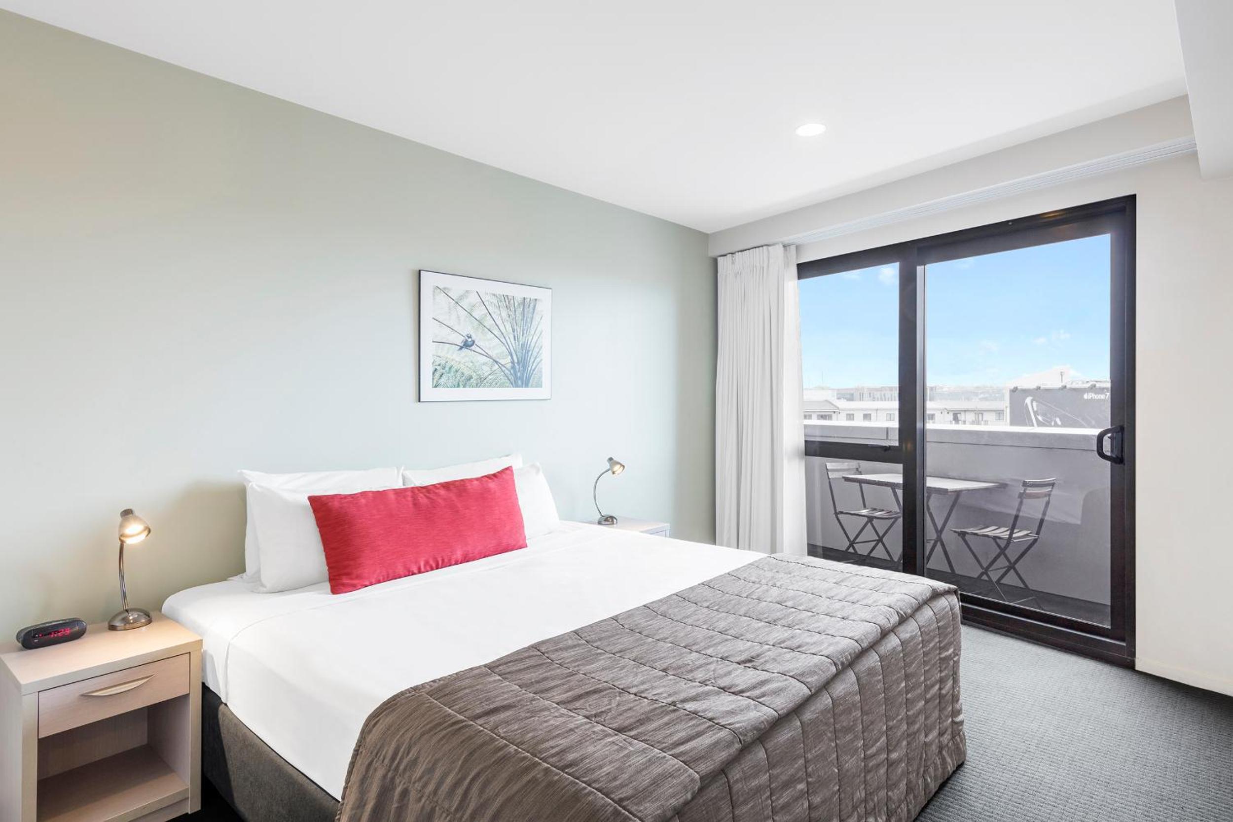 One-Bedroom Suite - Photo 1