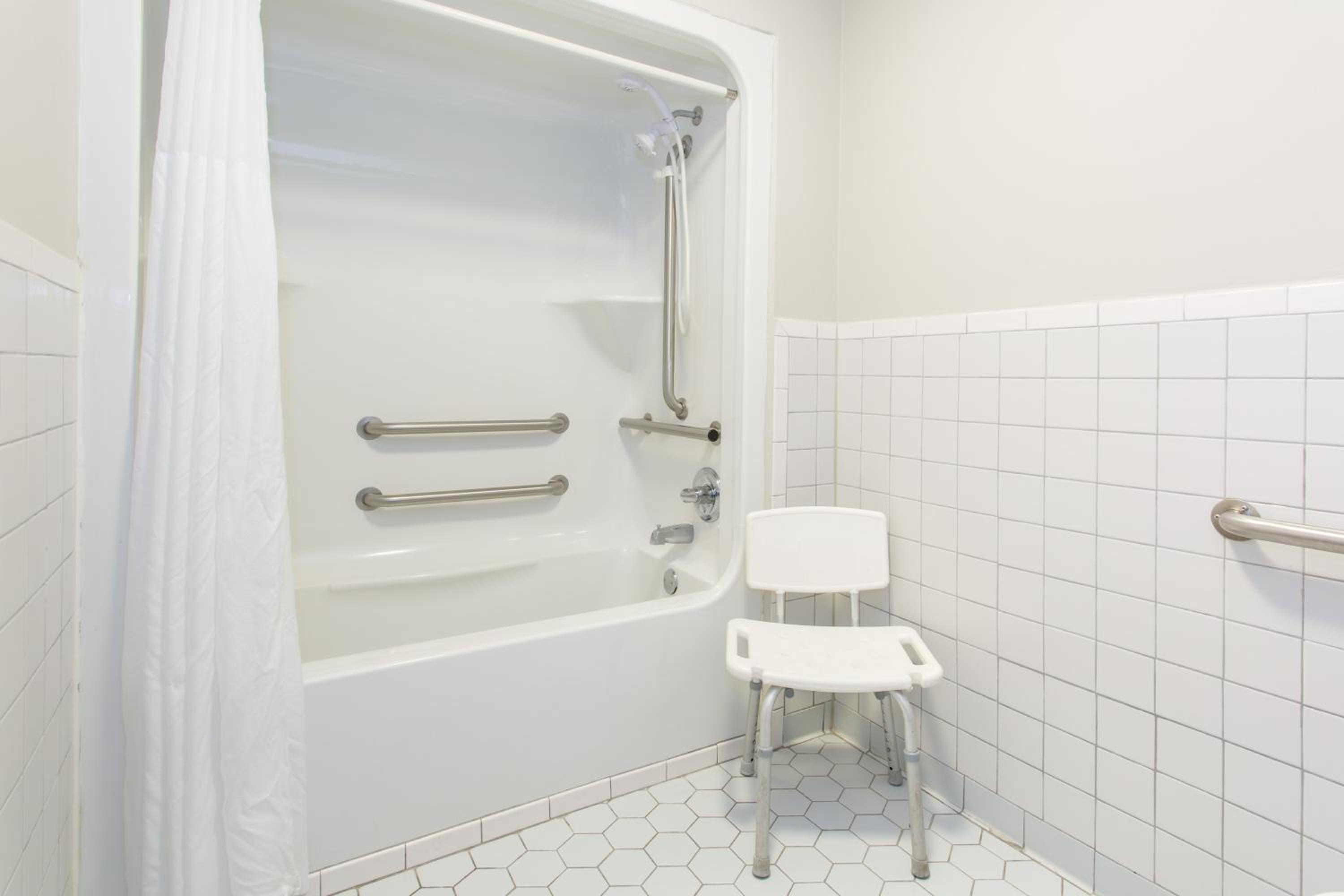 King Room - Disability Access/Non-Smoking - Photo 3