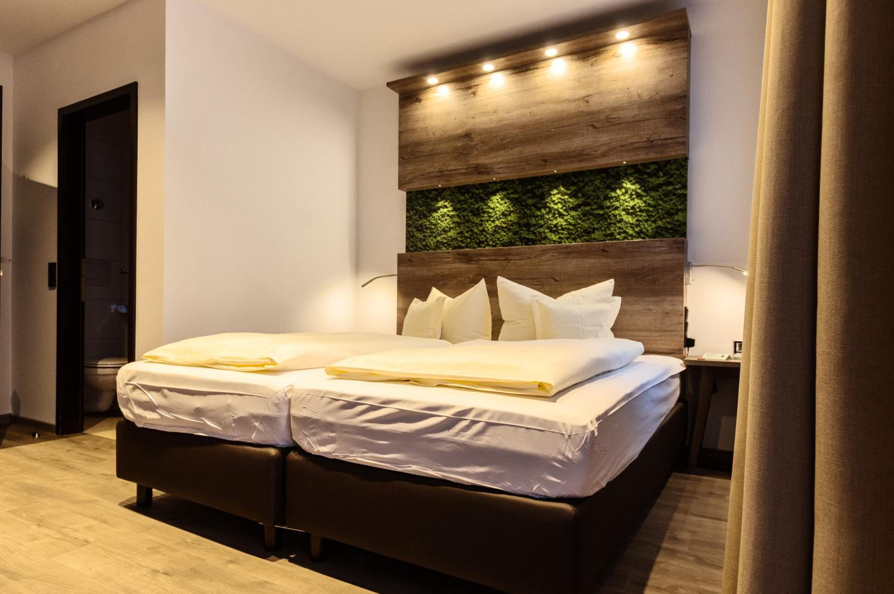 Double Room - Photo 13
