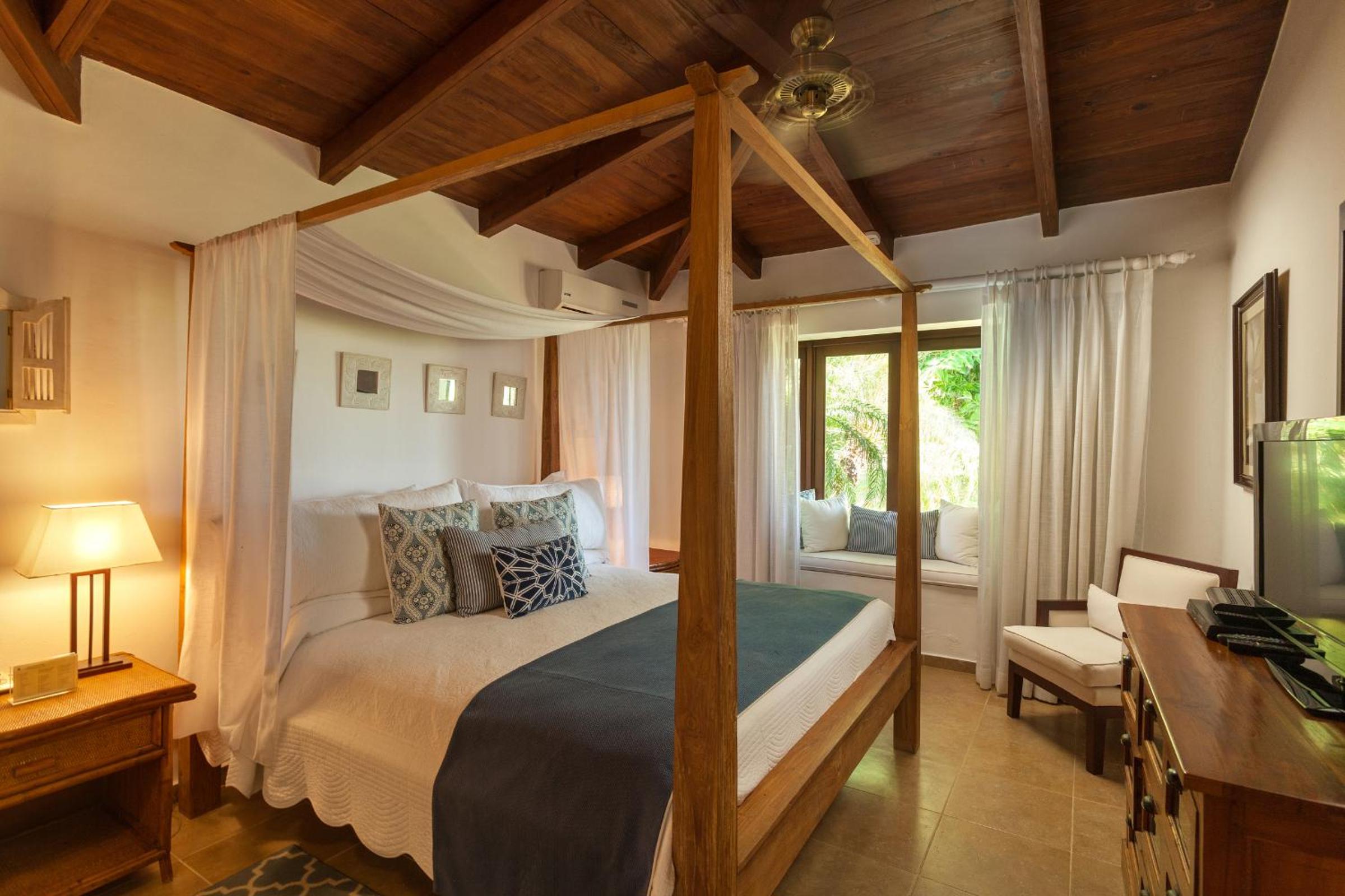 Garden Three-Bedroom Villa - Golf Cart Included
