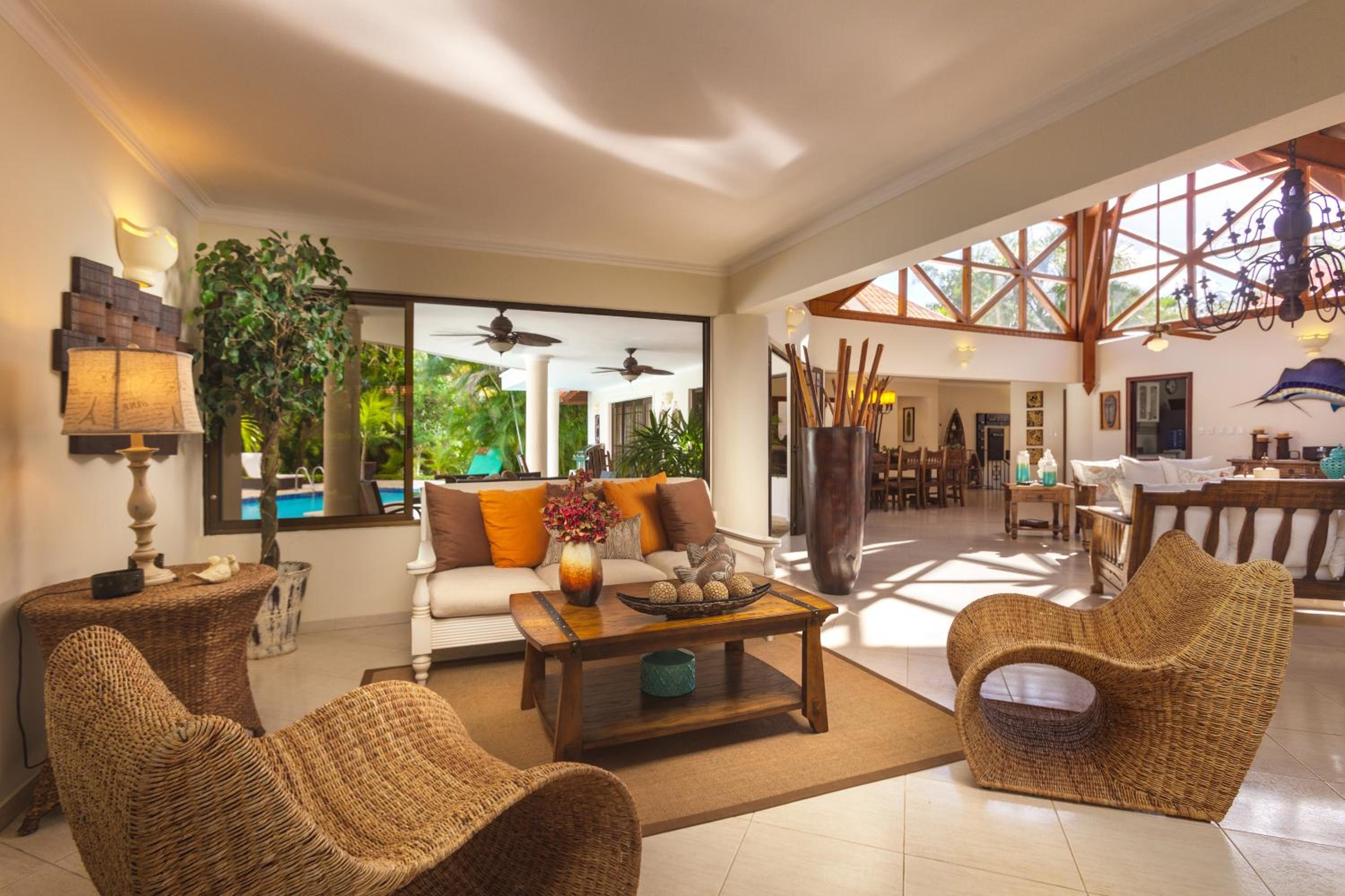 Classic Four-Bedroom Villa - Golf Cart Included - Photo 3