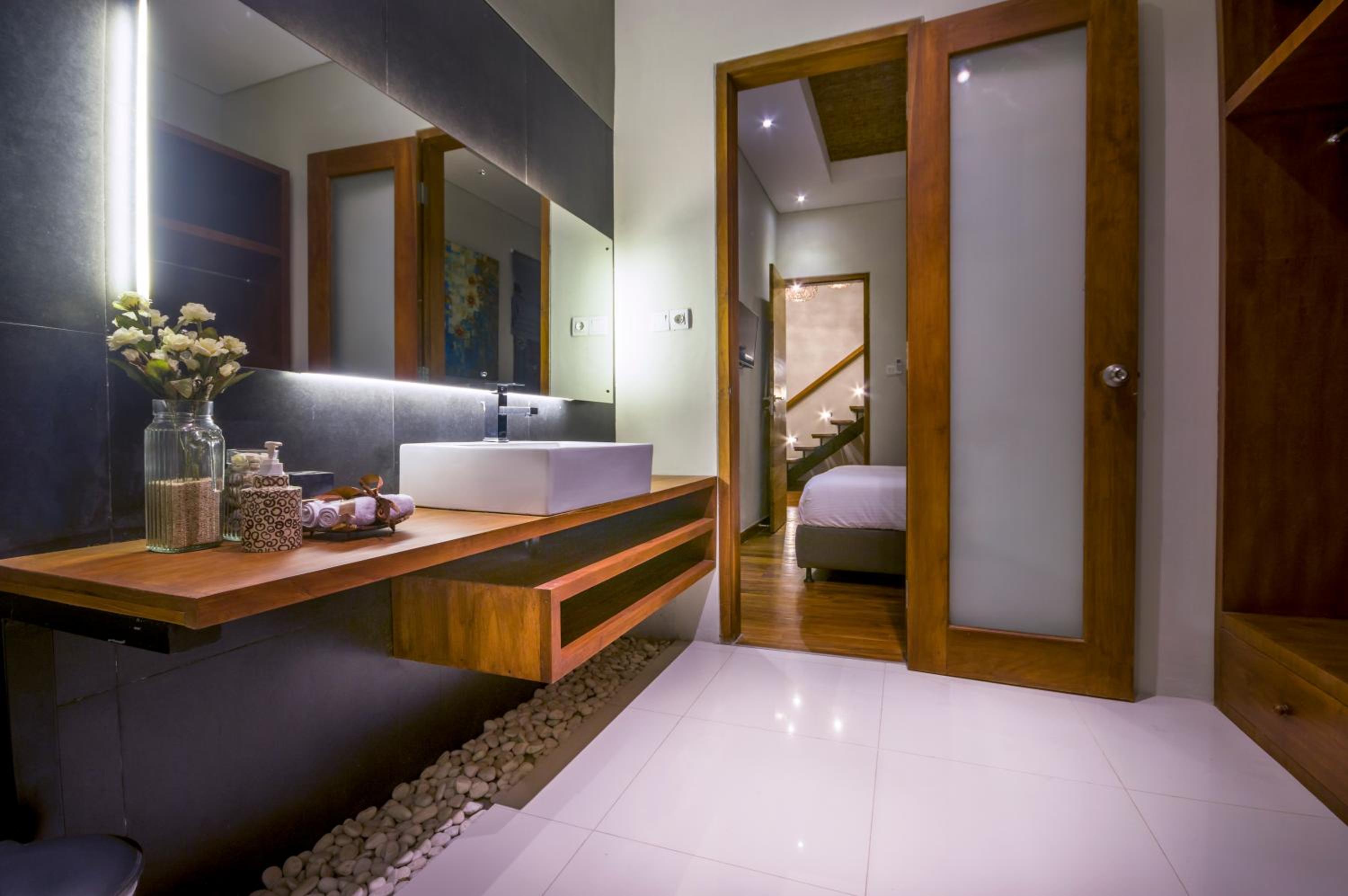 Villa with Sea View - Photo 17