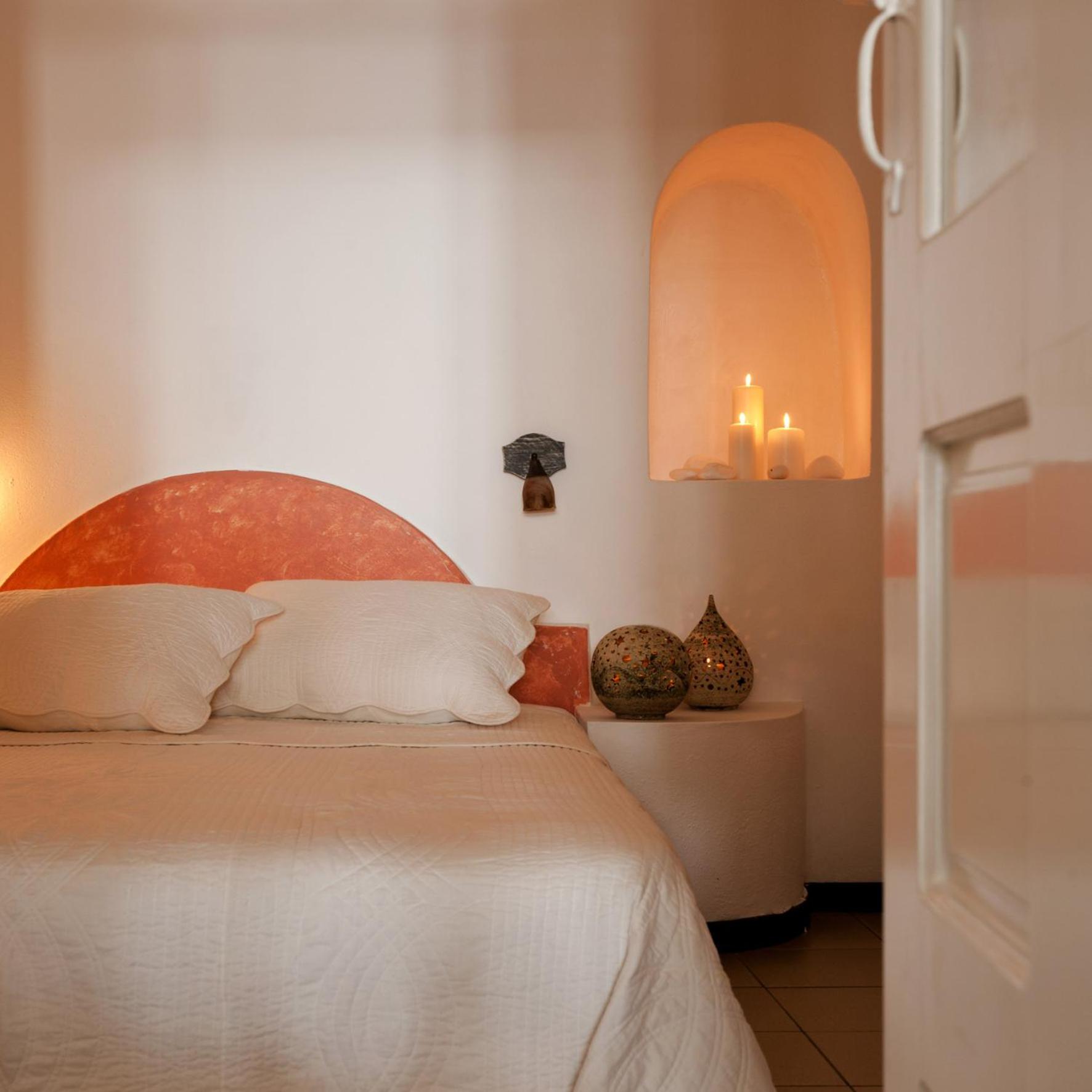 Suite with Outdoor Jacuzzi® (4 adults) and Caldera View