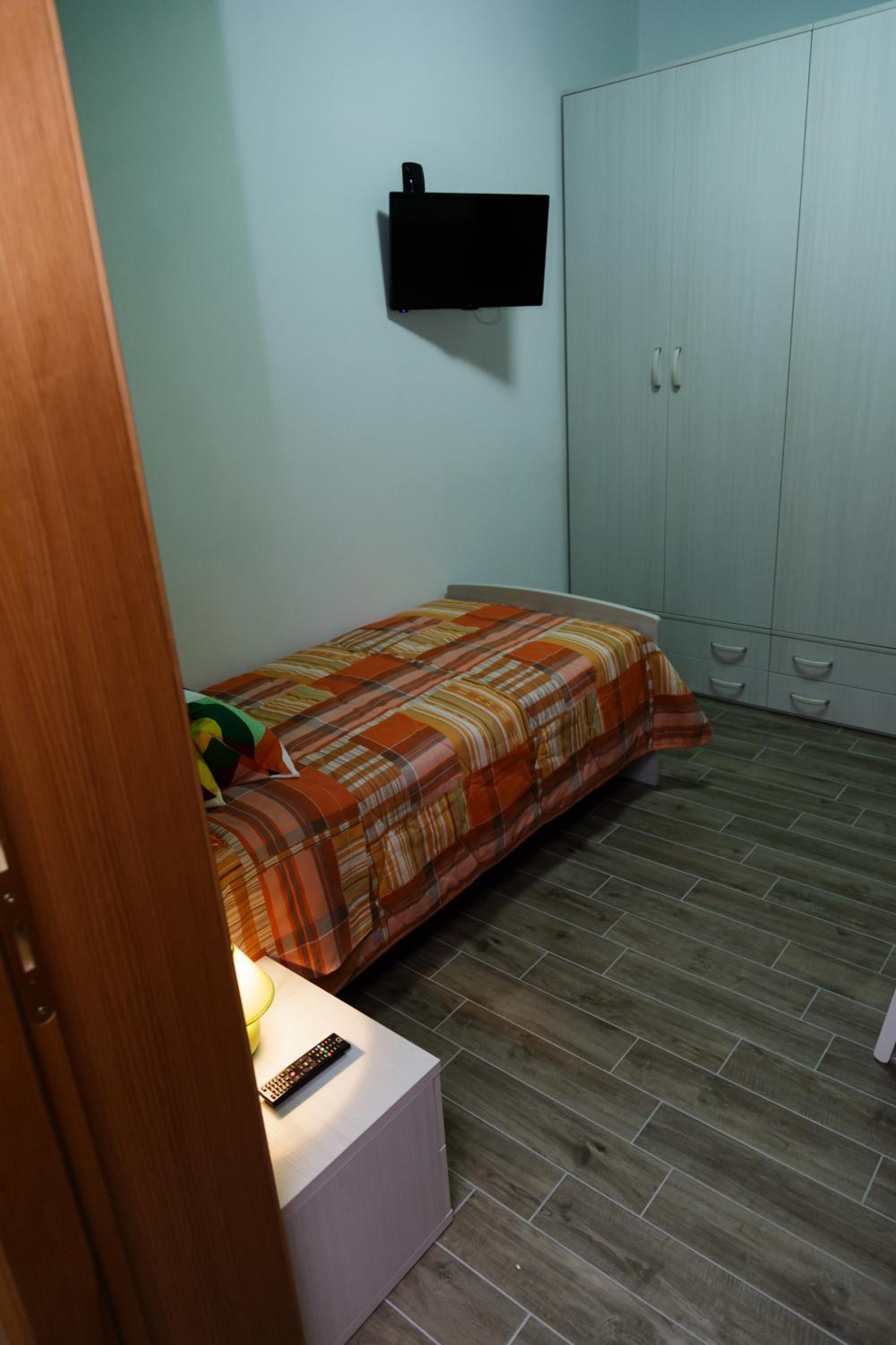 Single Room with Private External Bathroom