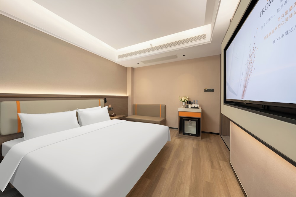 Classic Twin Room, City View photo 3