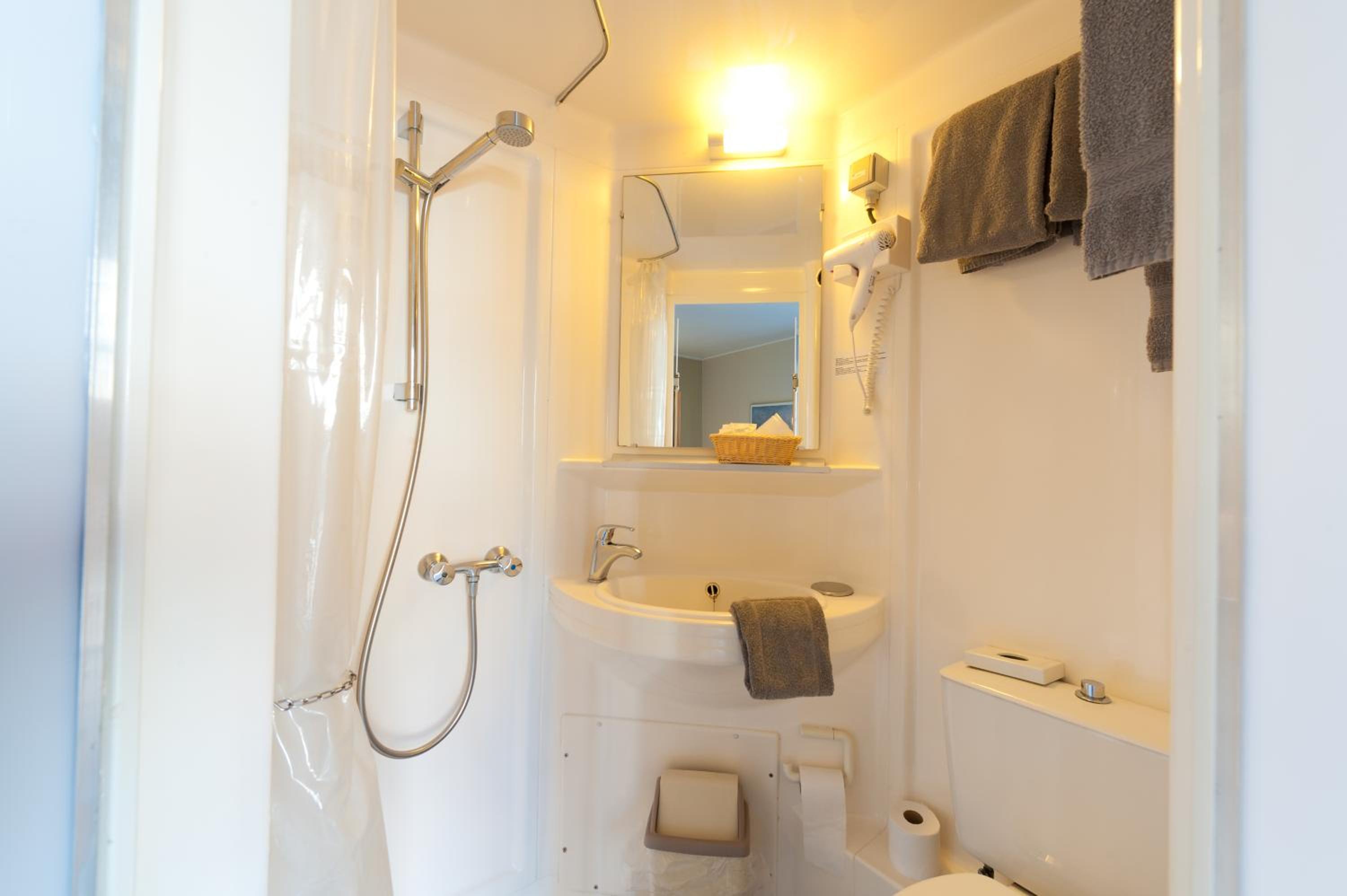 Standard Double Room - Photo 3