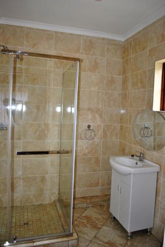 Two-Bedroom Cottage - Photo 36