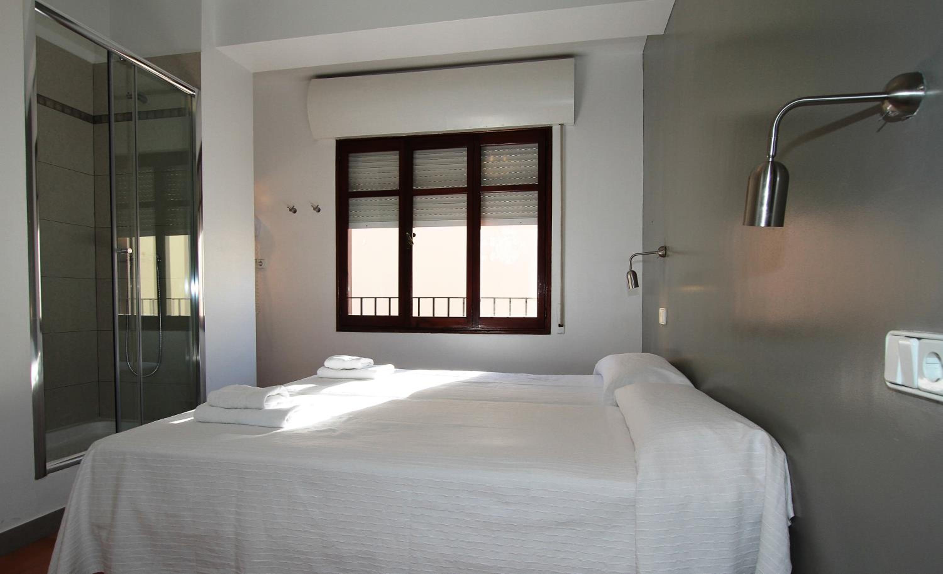 Habitación Doble o con Dos Camas con Baño Compartido