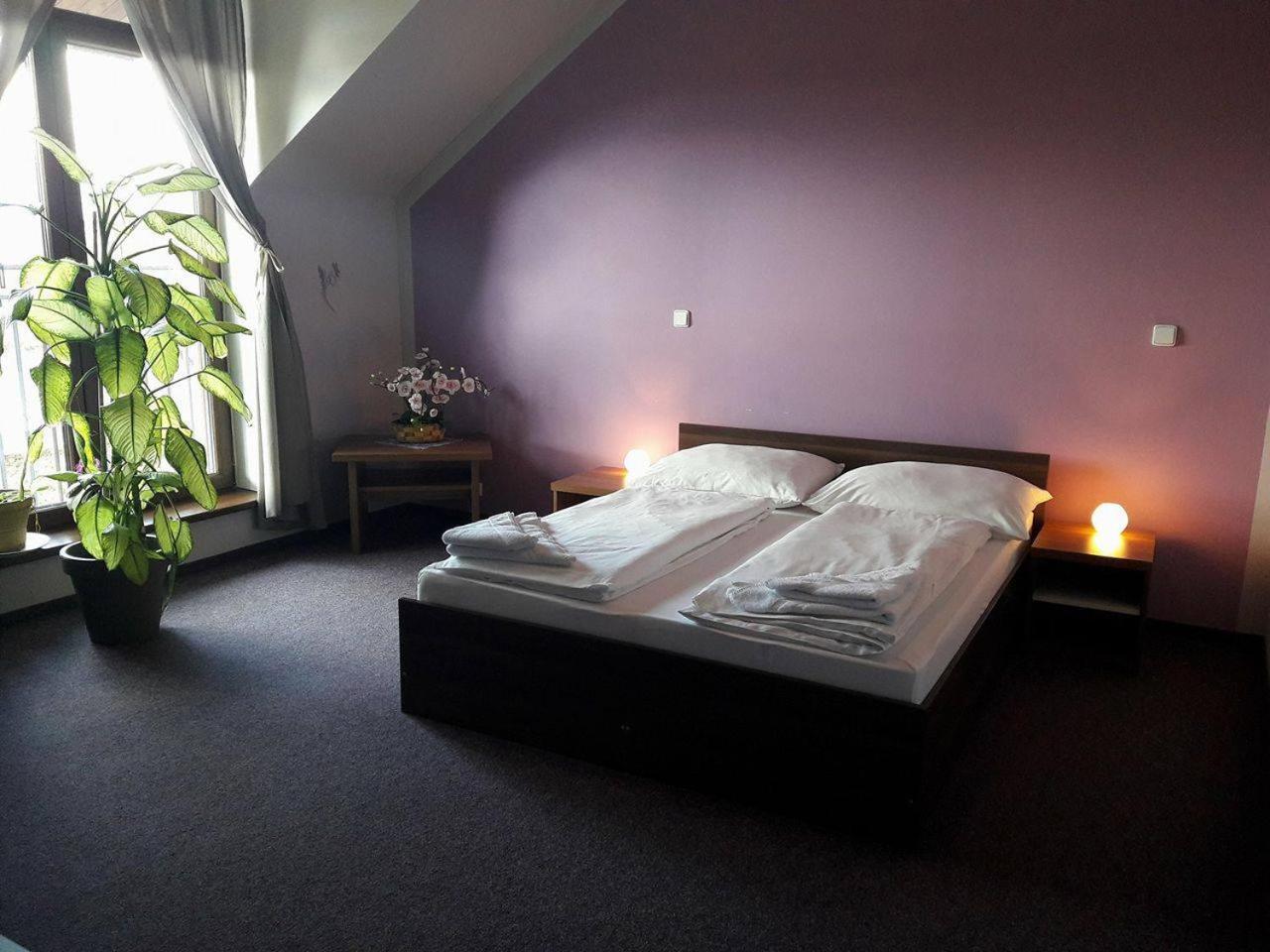 Double Room with Private Bathroom photo 3