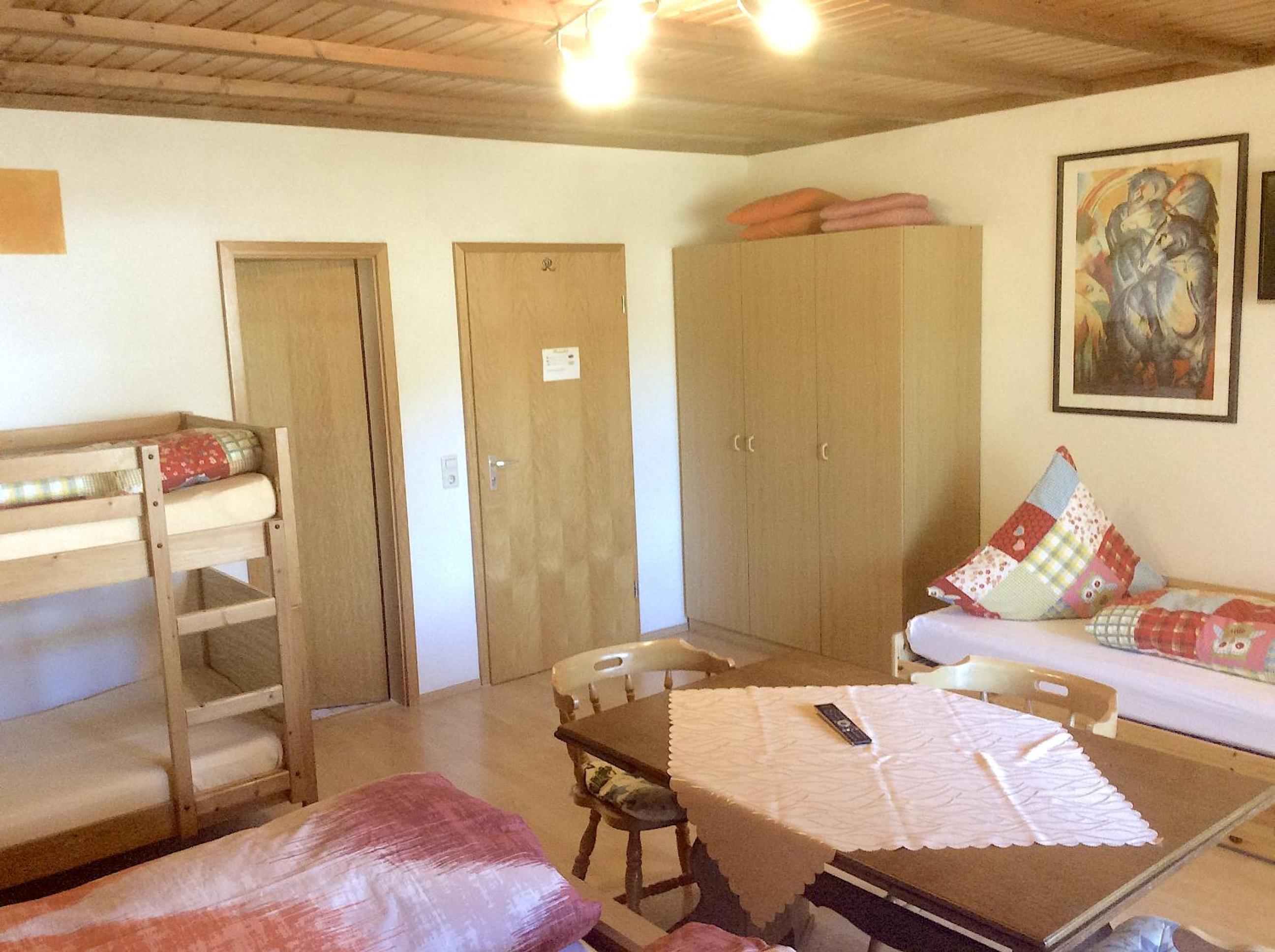 Family Room with Mountain View photo 3