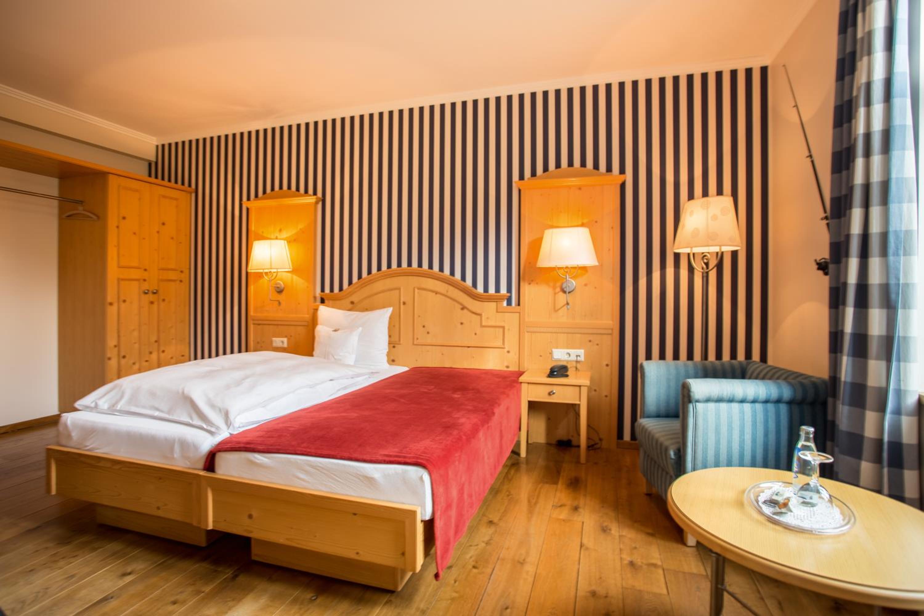 Standard Double Room - Photo 9
