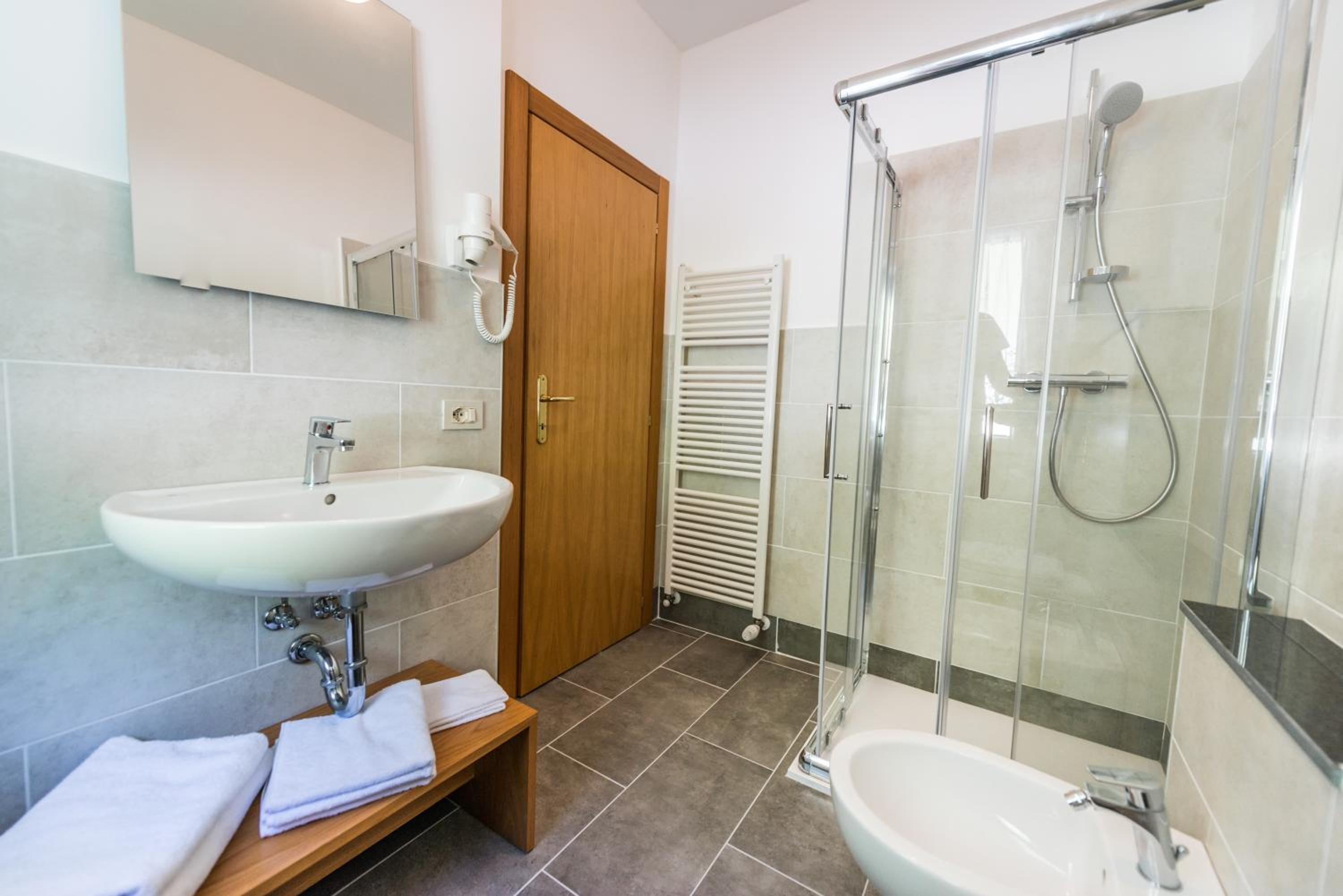 Superior Quadruple Room photo 2