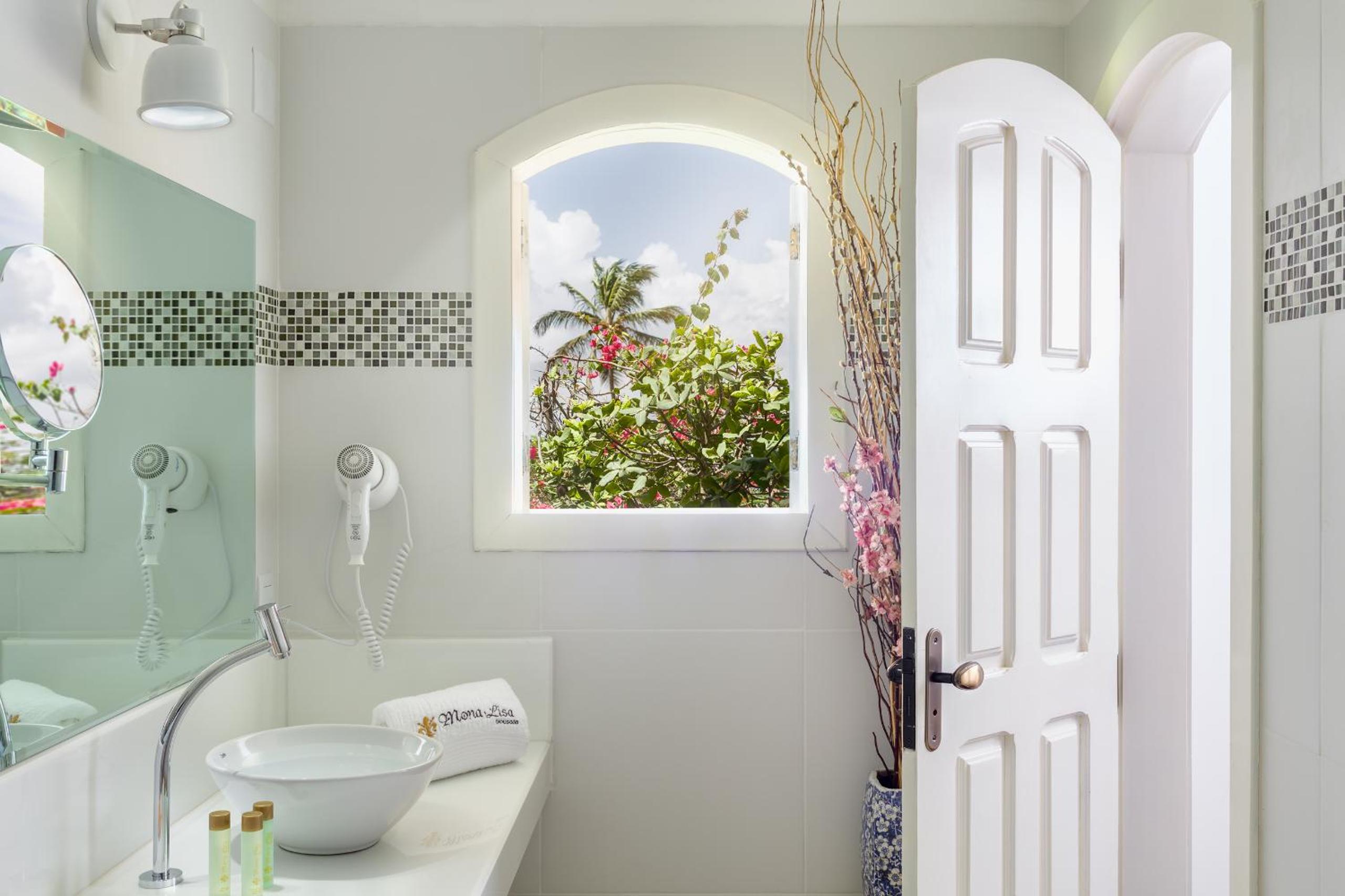 Deluxe Suite with Sea View photo 2