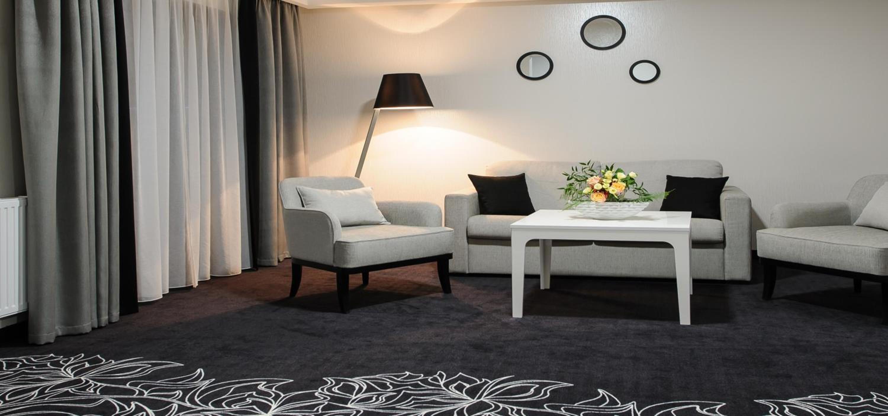 Deluxe One-Bedroom Apartment  With Balcony Or Terrace