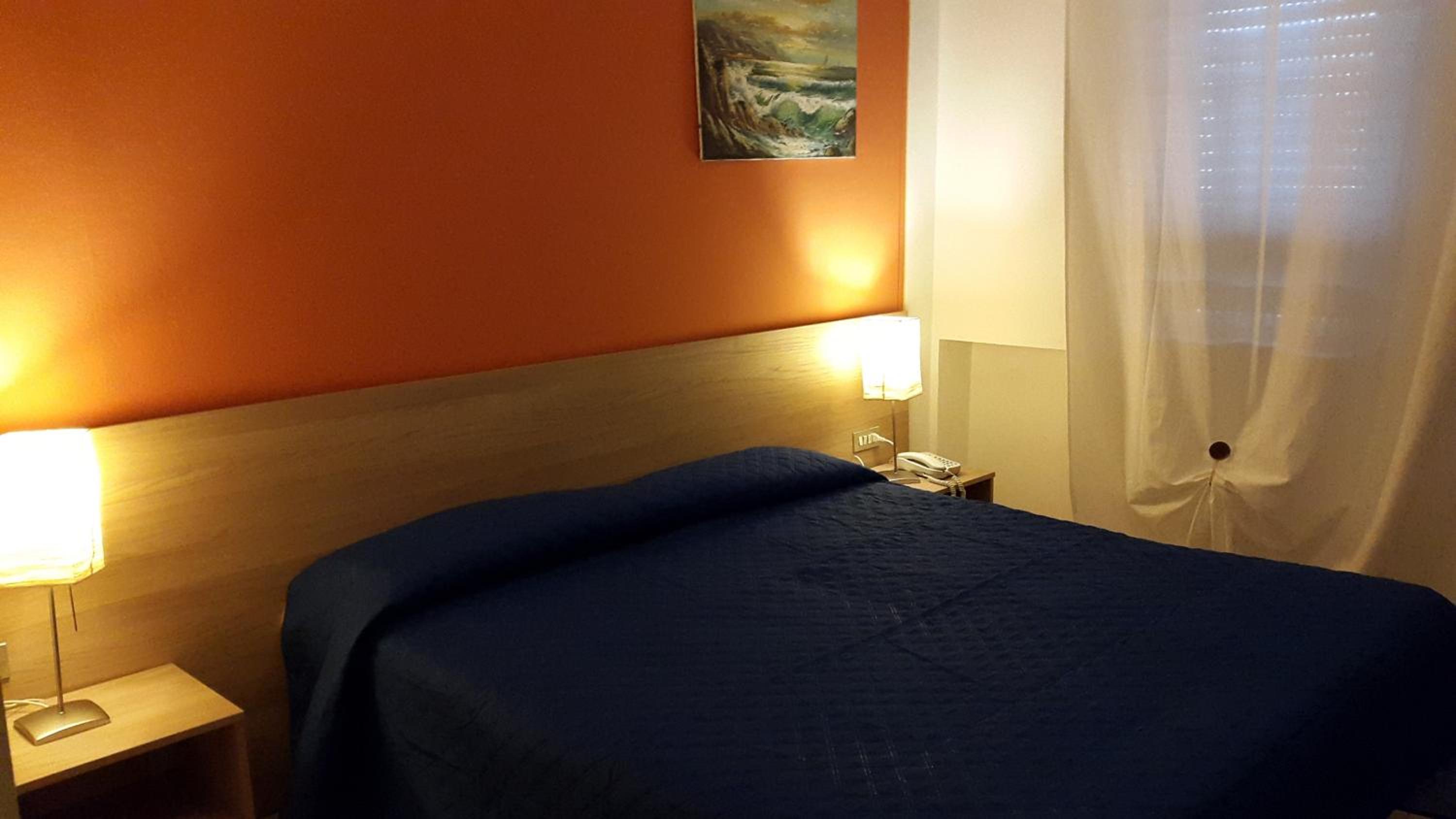 Double or Twin Room - Photo 4