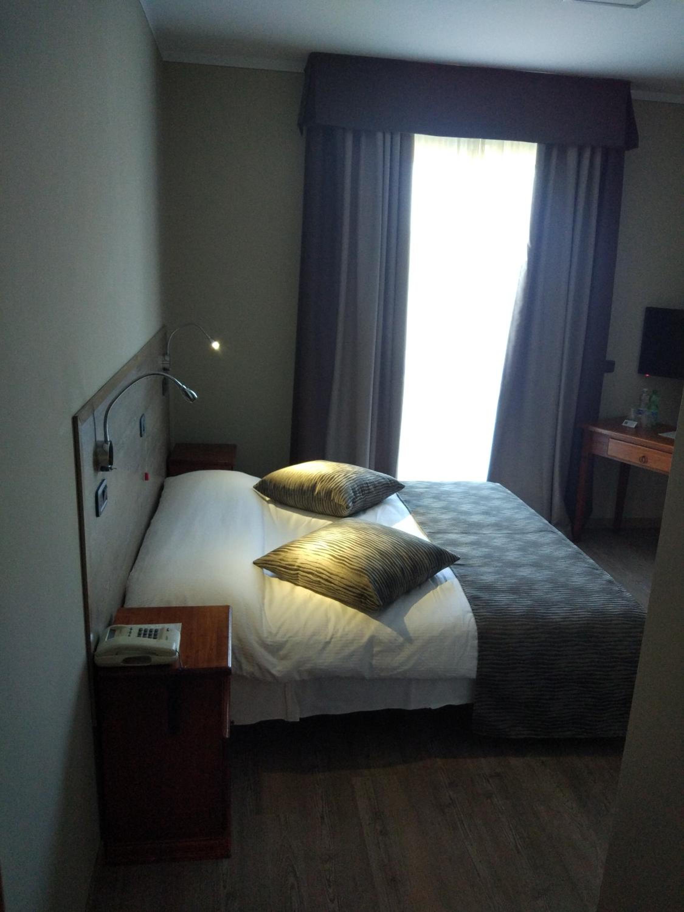 Superior Double or Twin Room - Photo 9