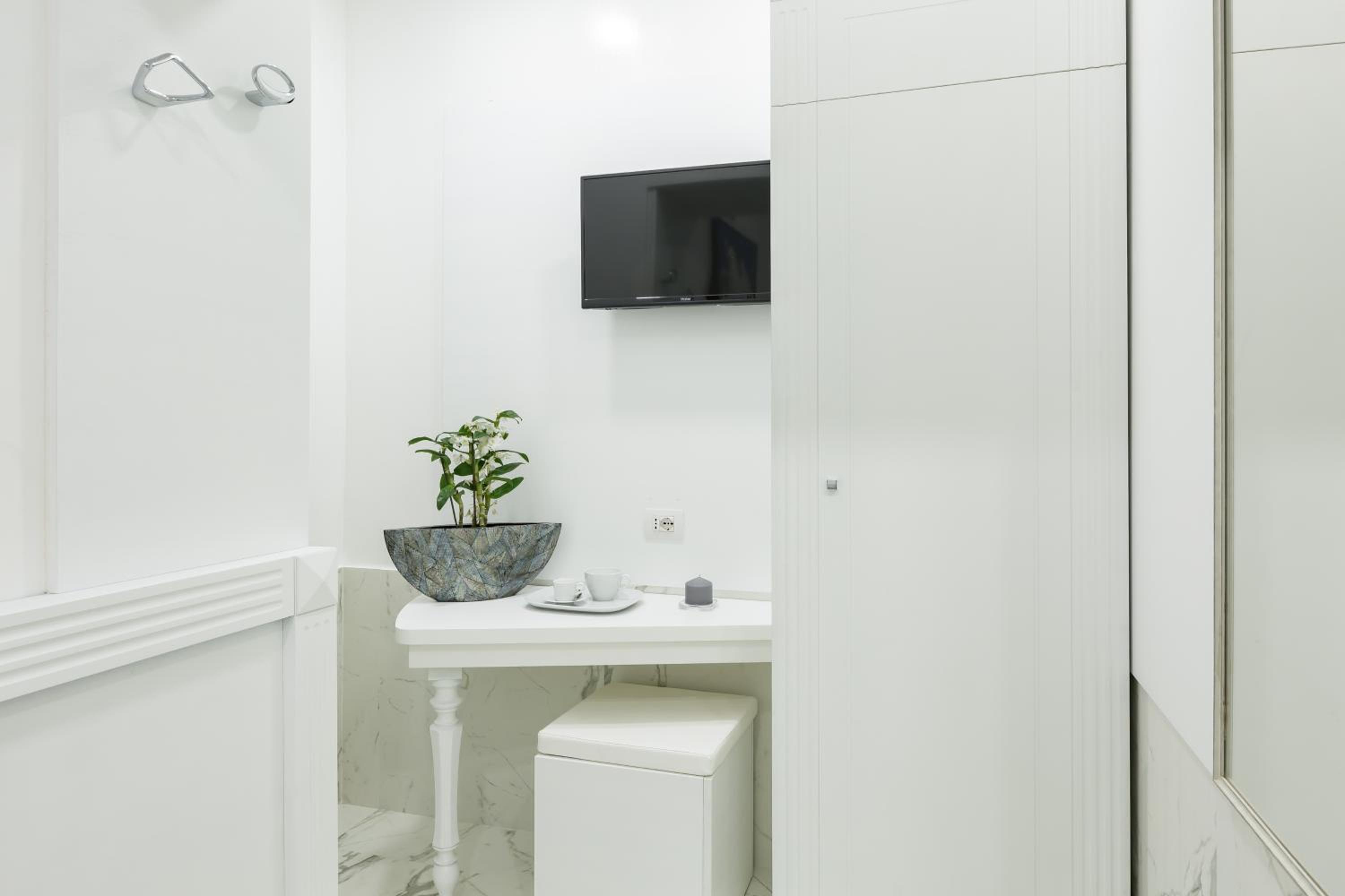 Single Room photo 2