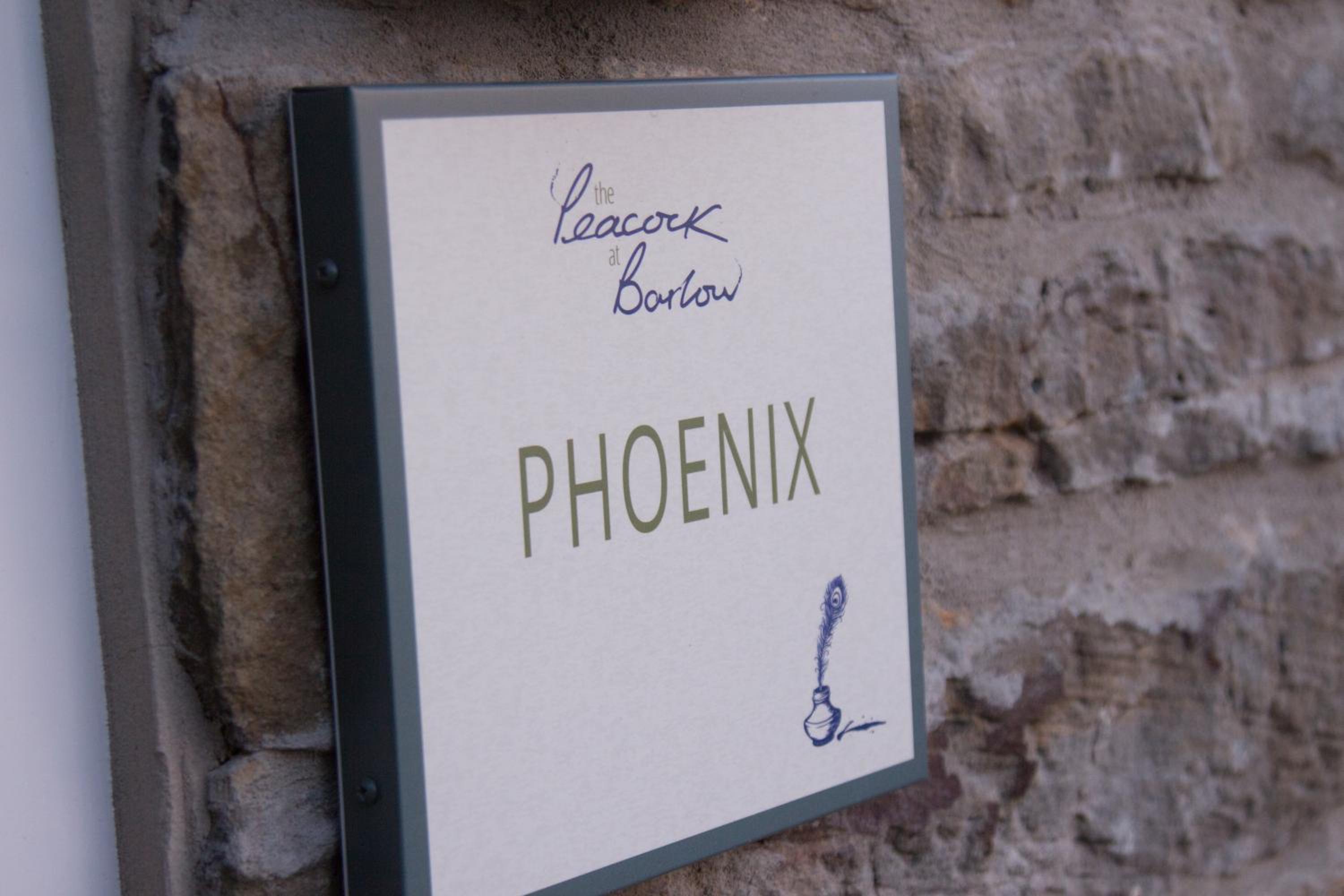PHOENIX - King Room photo 3
