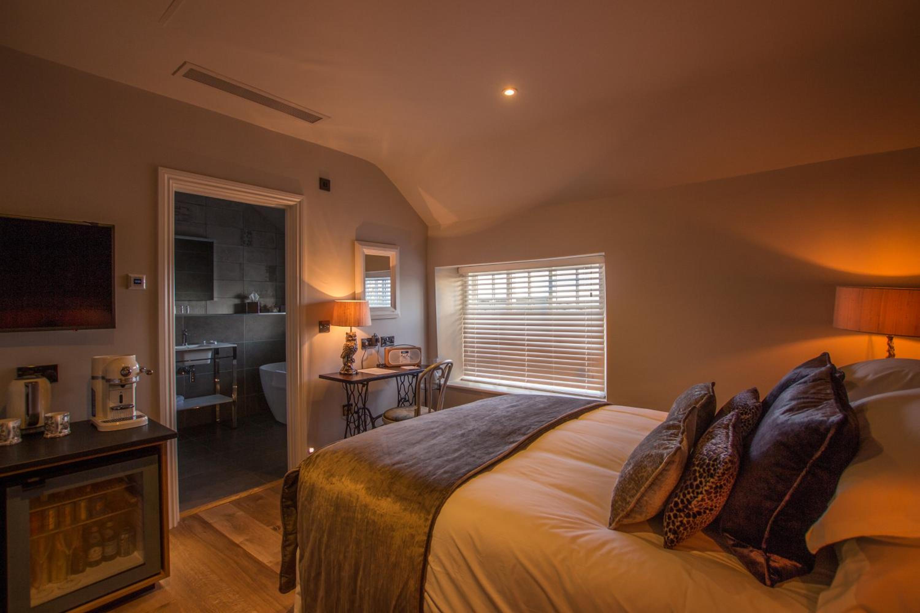 GOLDINGS - King Room photo 3