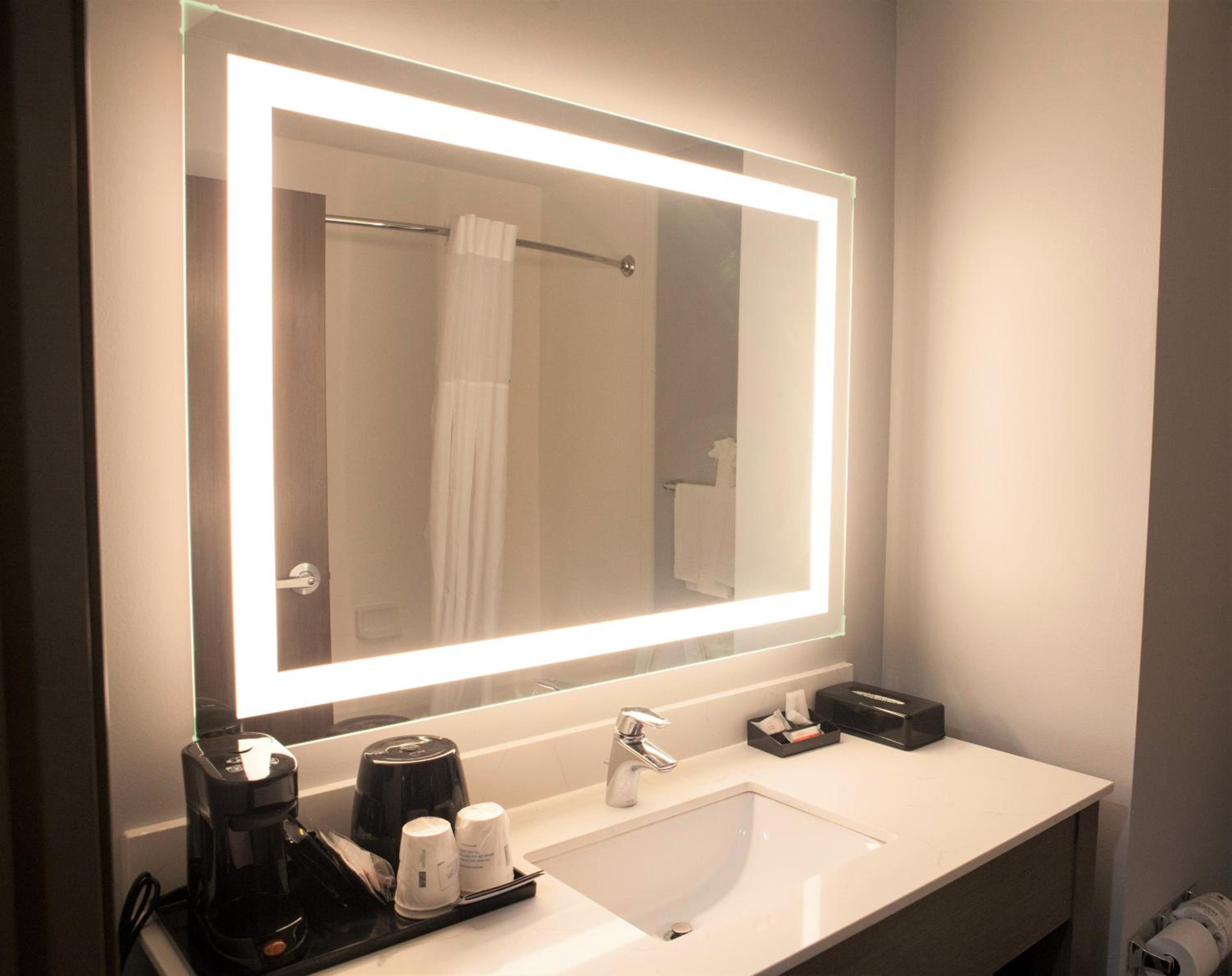Days Inn & Suites by Wyndham Houston NW Cypress, 사진 2
