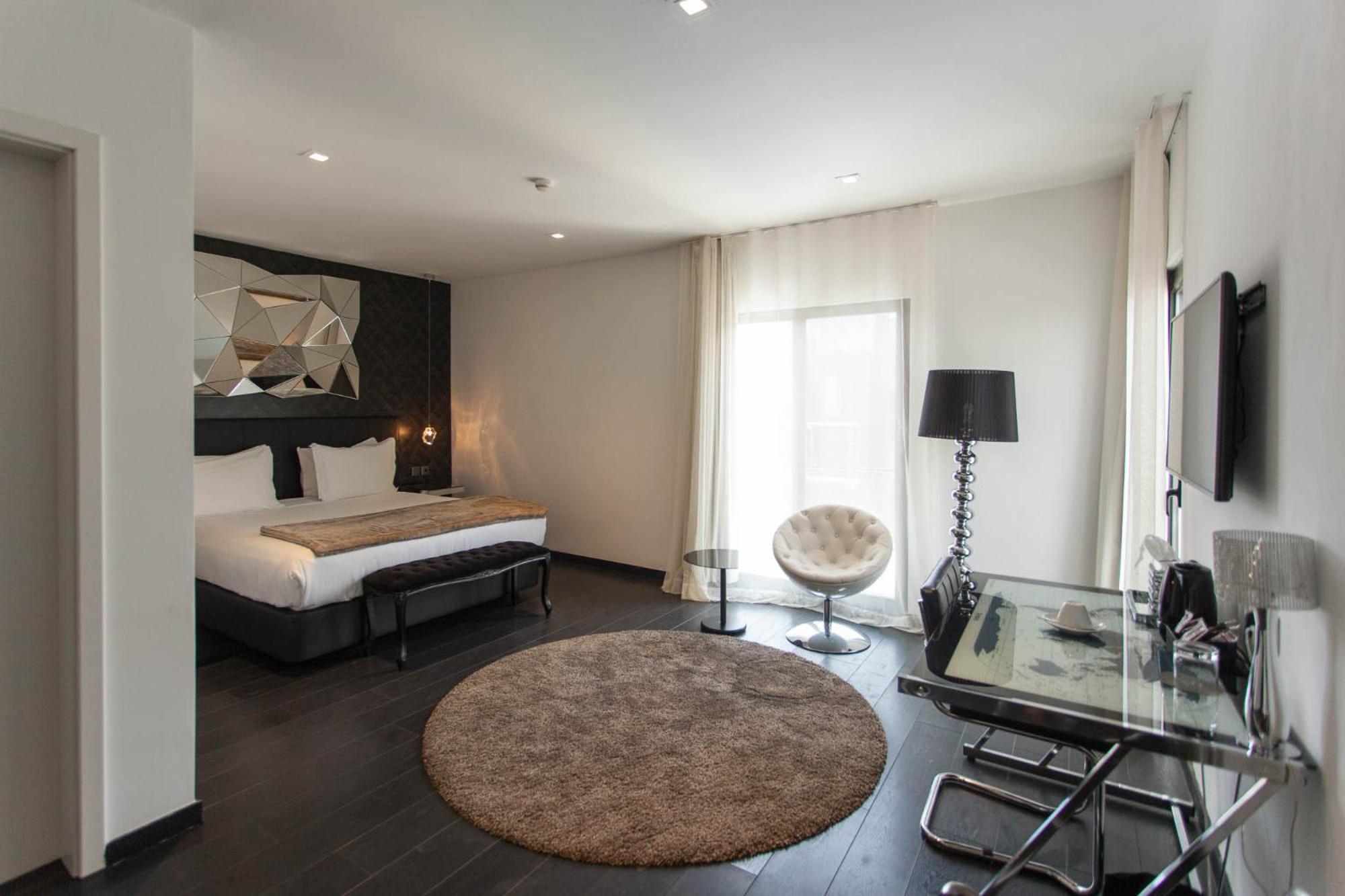 Deluxe Double Room with Balcony and Sea View